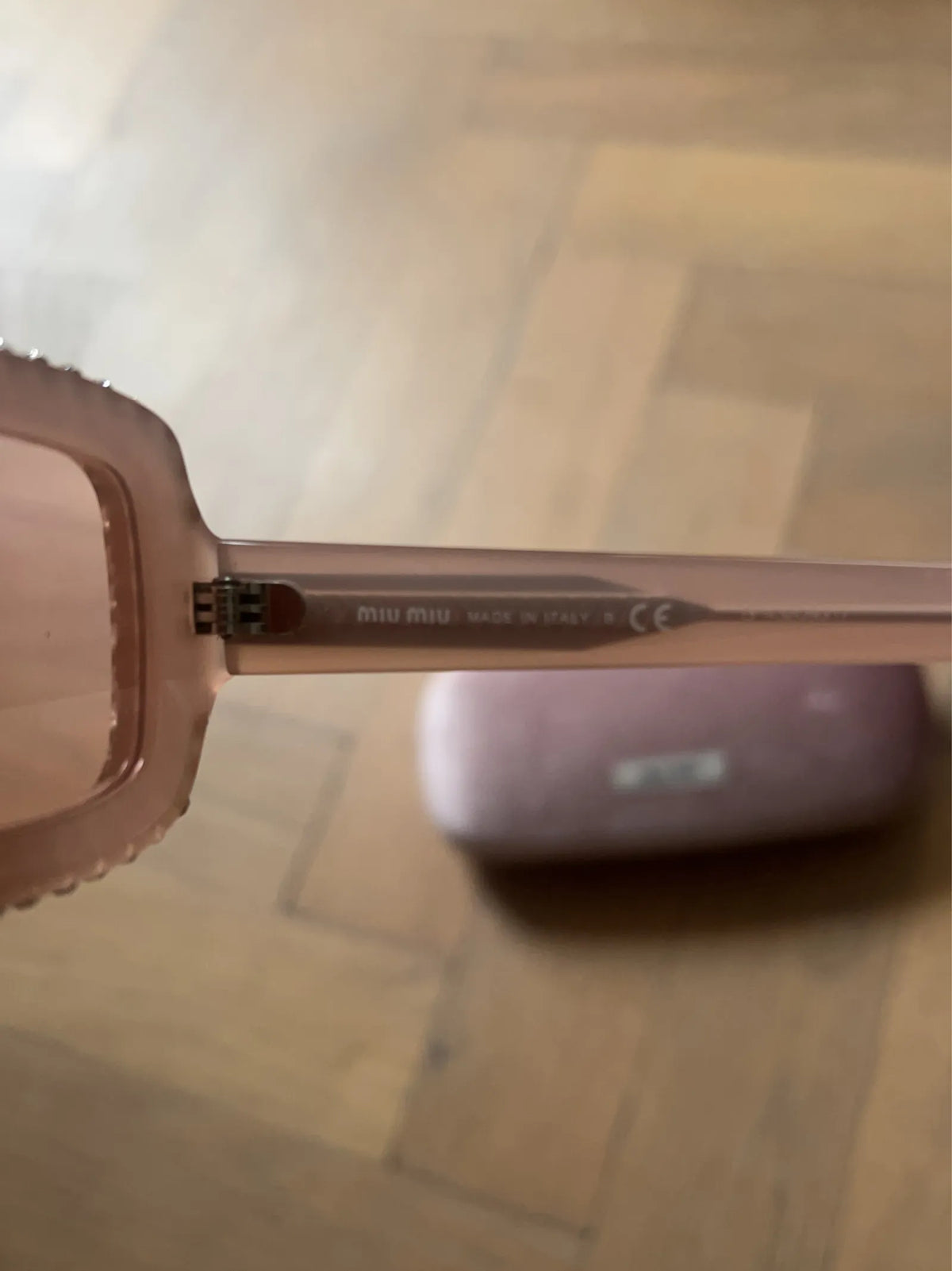Miu Miu-solglasögon NWOT