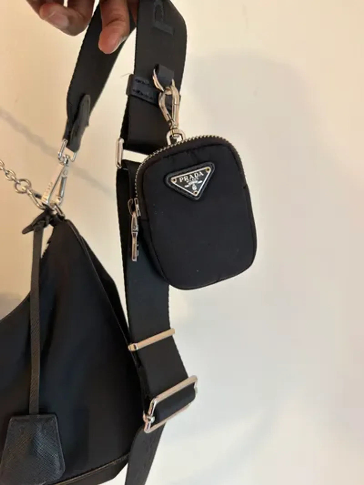 Prada Re-edition 2005 Re-nylon-axelremsväska