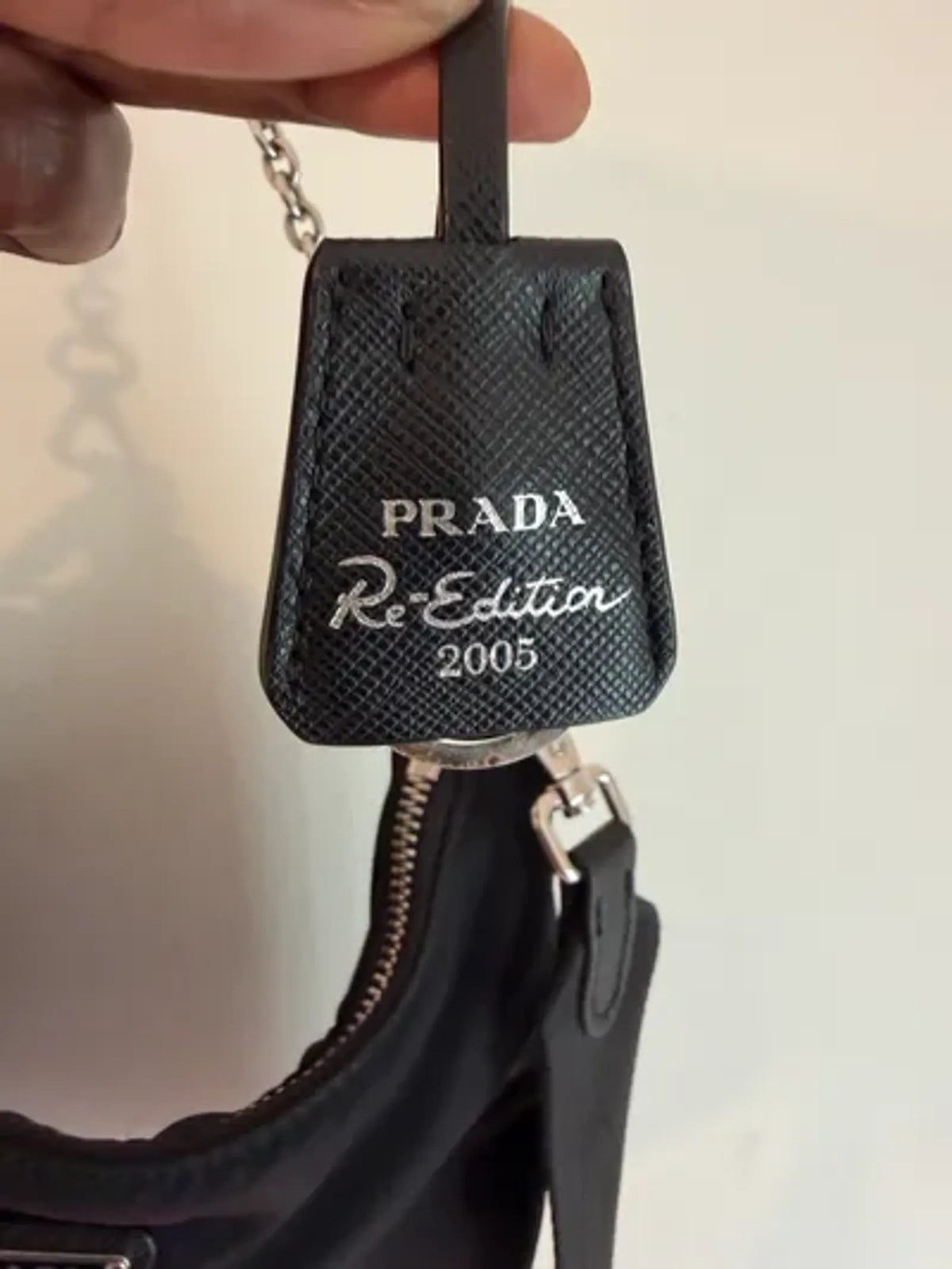 Prada Re-edition 2005 Re-nylon-axelremsväska