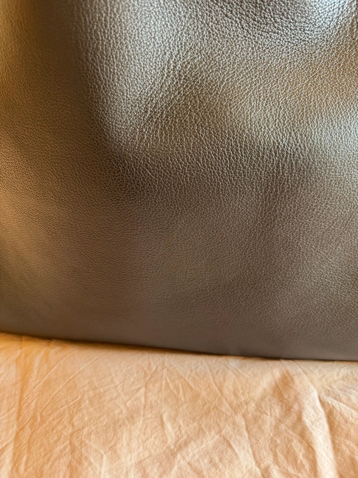 Toteme Bevel Grained-leather Black Shoulder bag