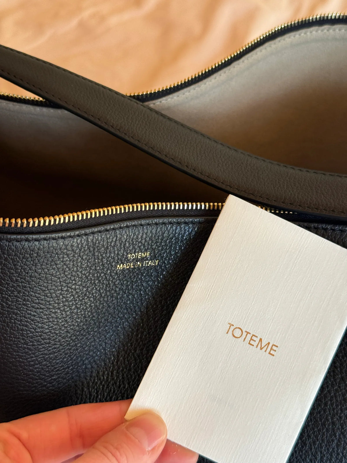 Toteme Bevel Grained-leather Black Shoulder bag