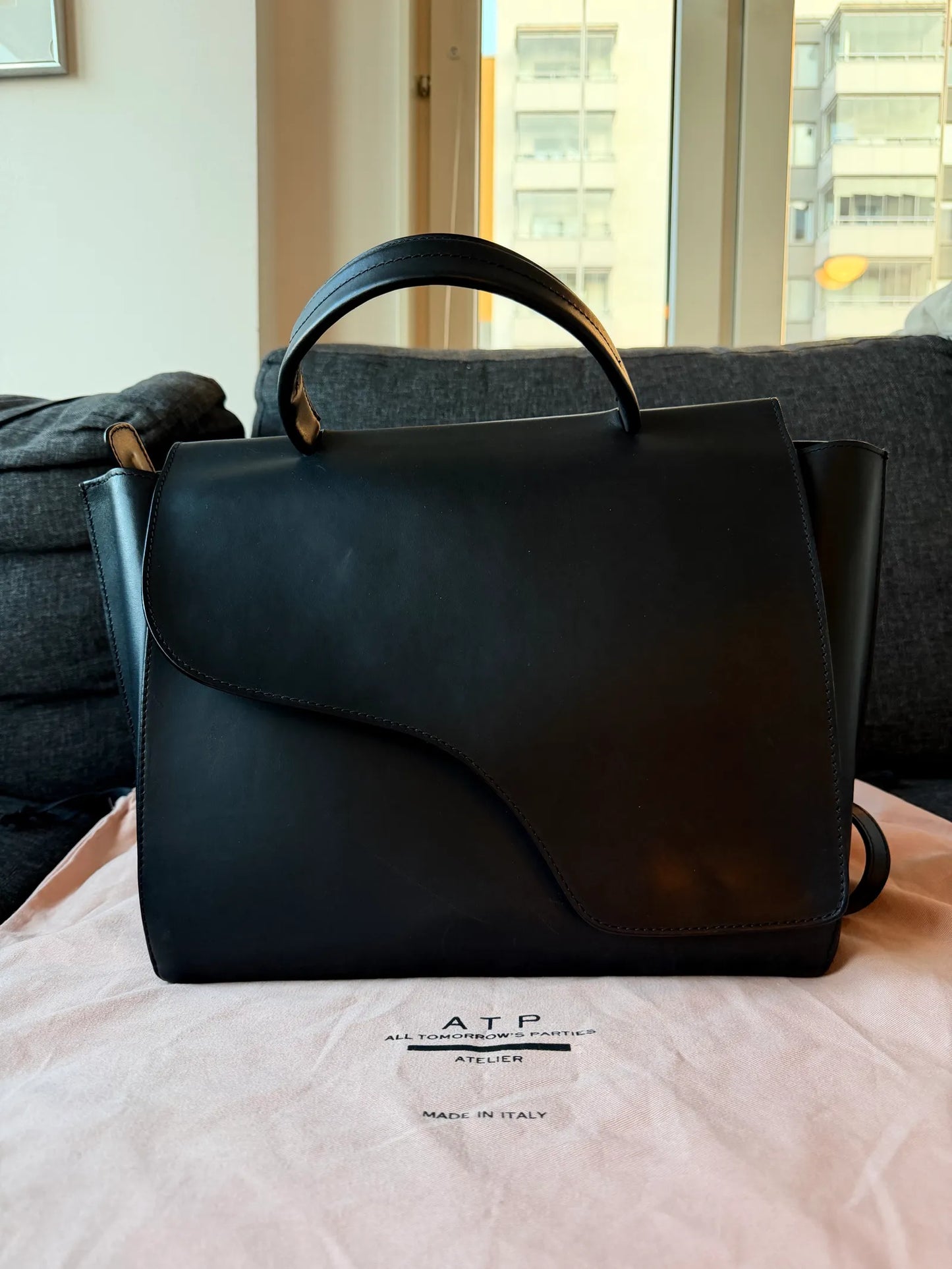 ATP Atelier Volterra Large Handbag - Black-skinnhandväska