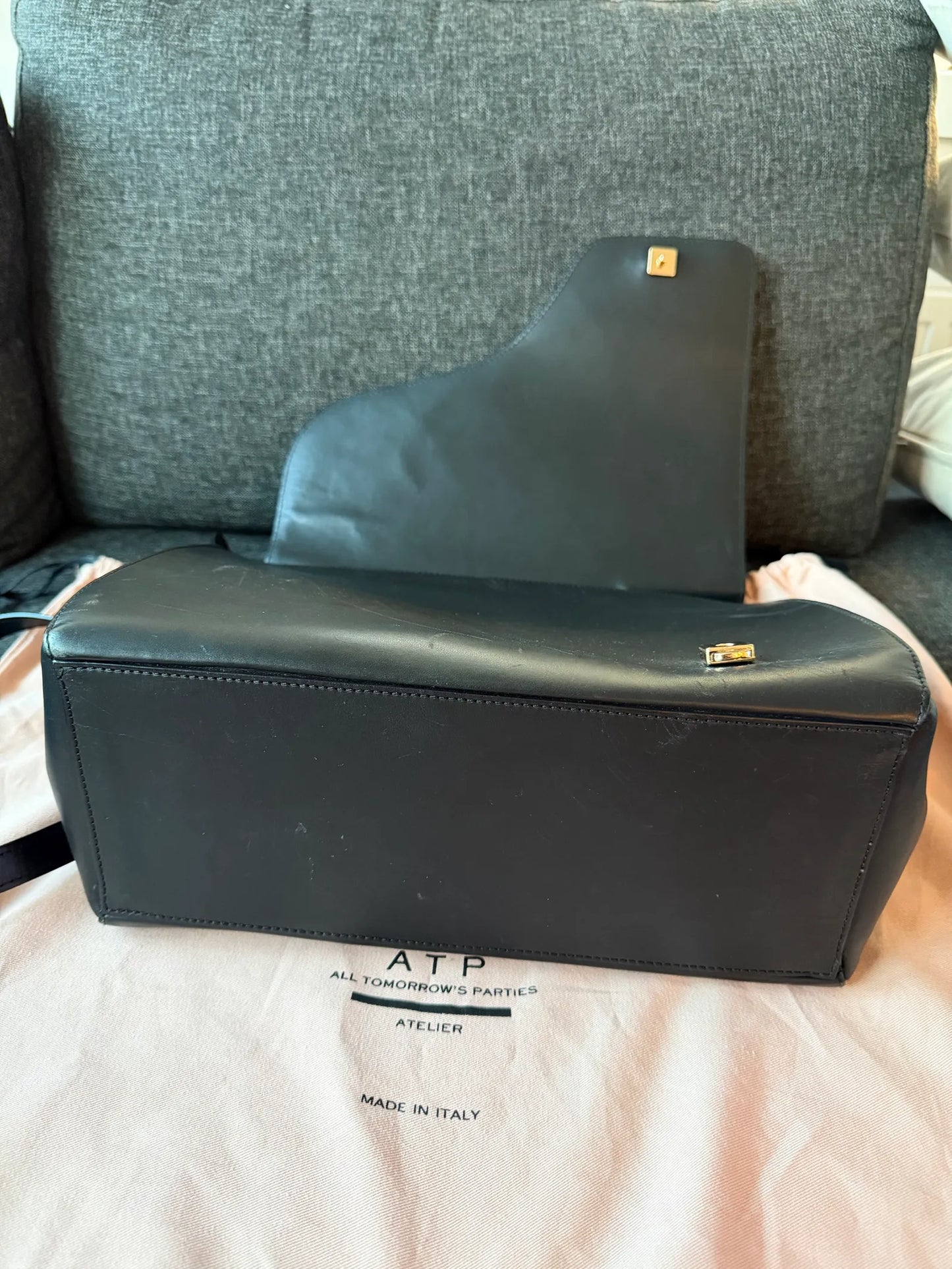 ATP Atelier Volterra Large Handbag - Black-skinnhandväska