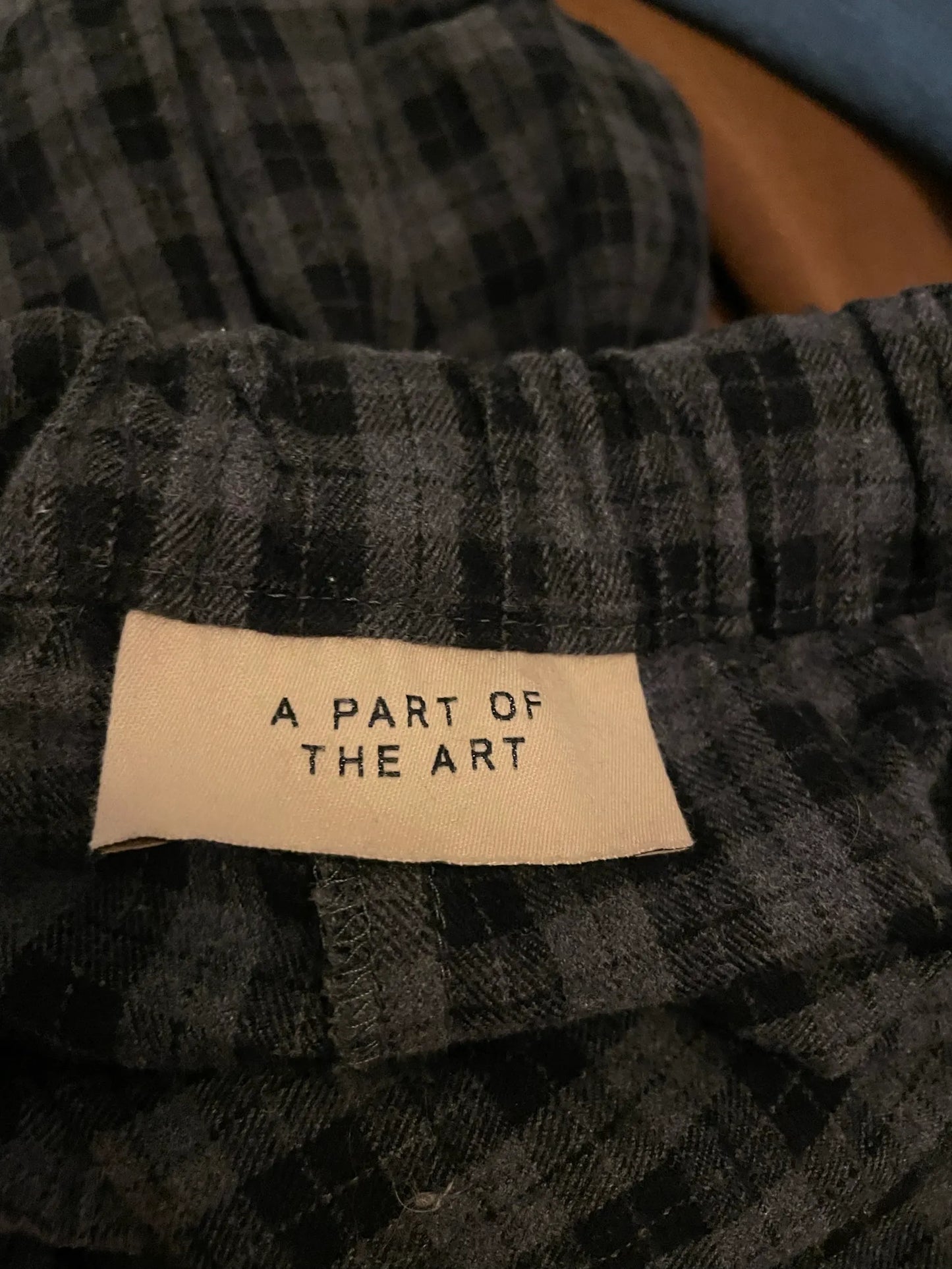 A Part Of The Art Vacant Black Check-byxor