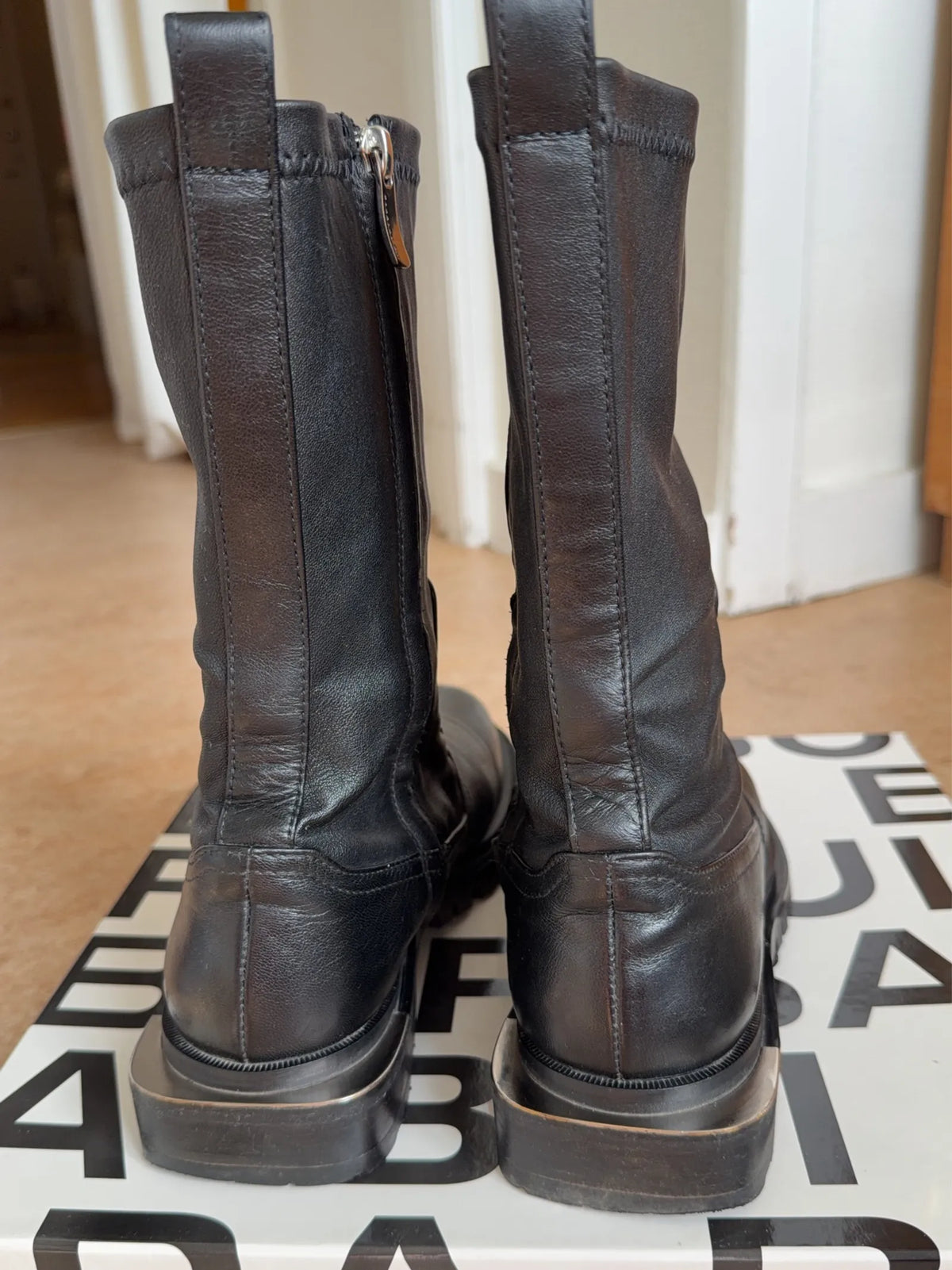 Barbara Bui-skinnboots