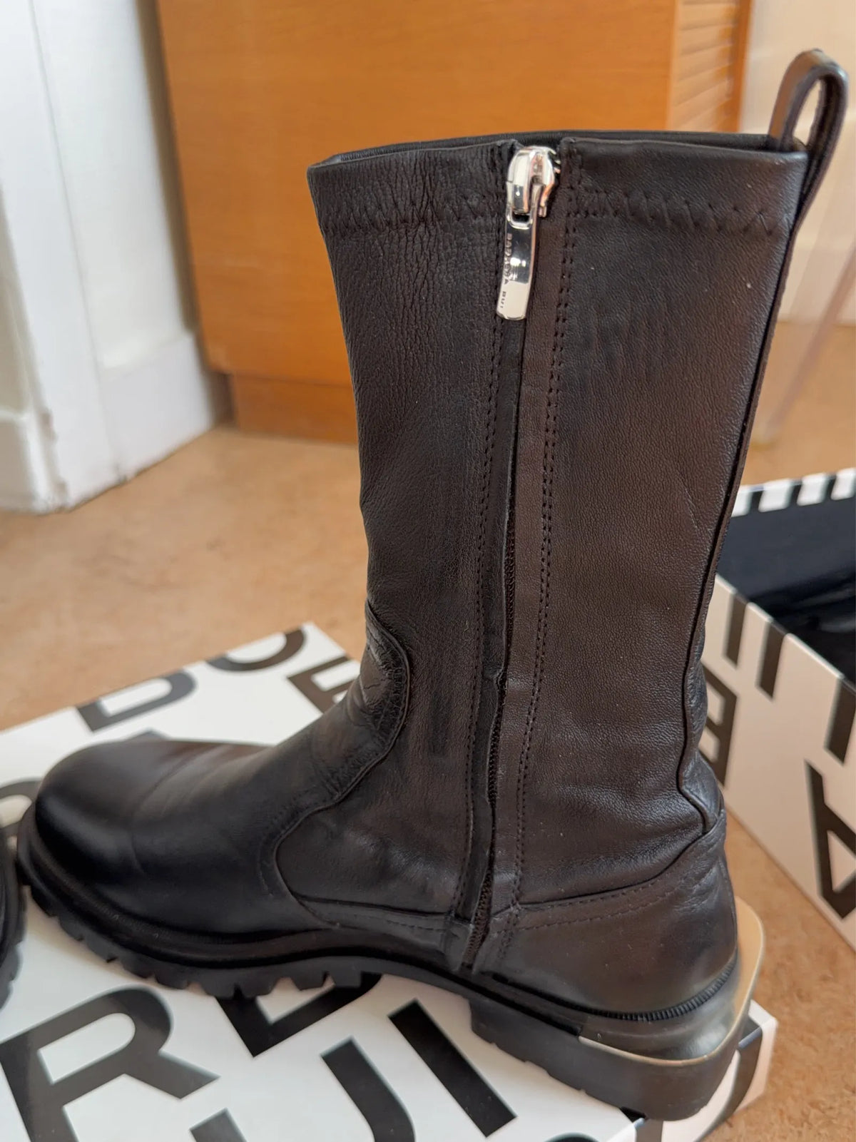 Barbara Bui-skinnboots