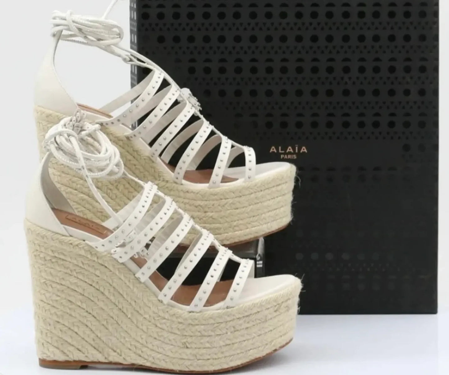 Alaïa Ladies Veau1 Bande Clou White Espadrille Wedge Heels Heels