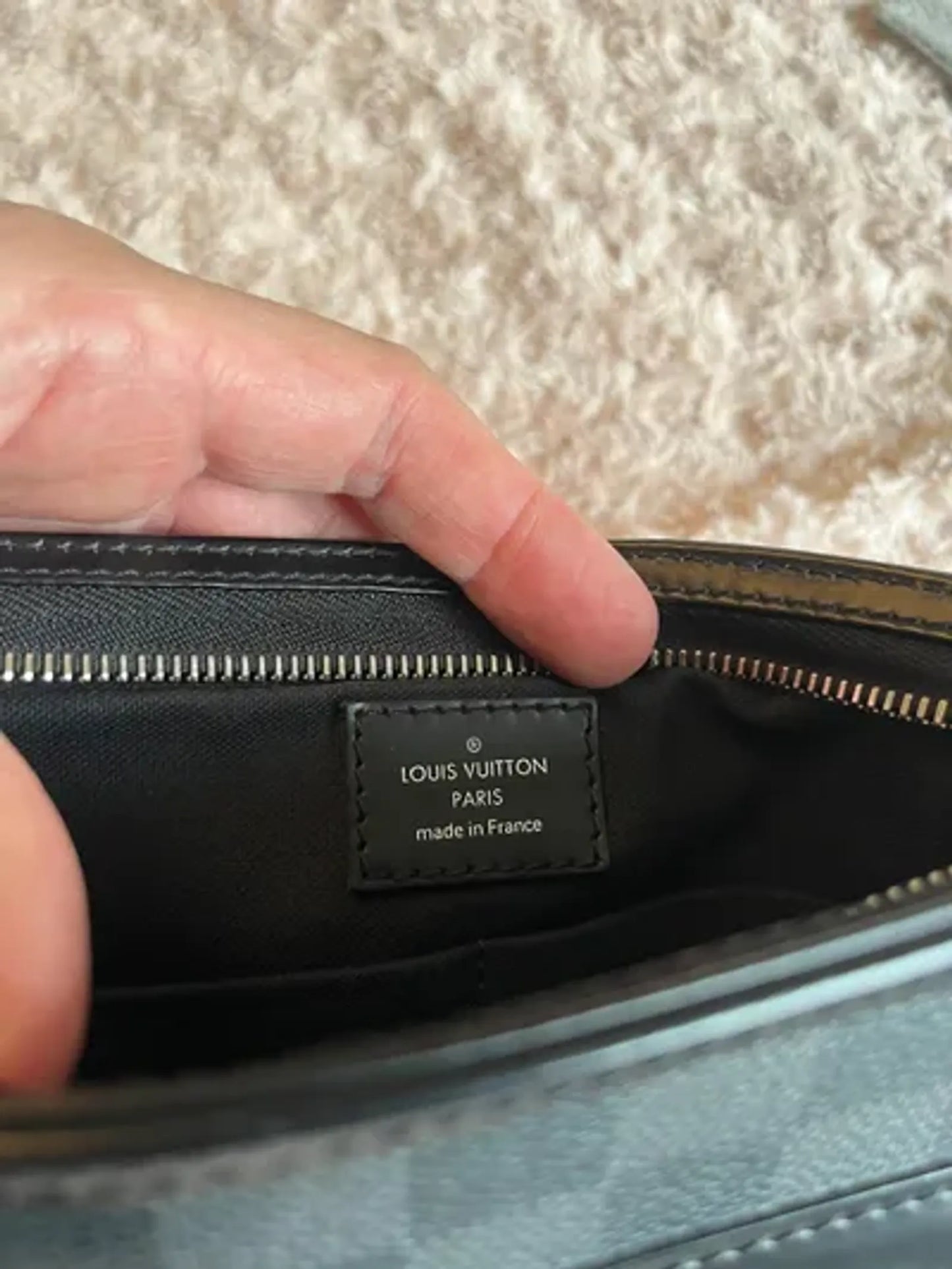 Louis Vuitton Thomas Messenger , Damier Graphite. Shoulder bag