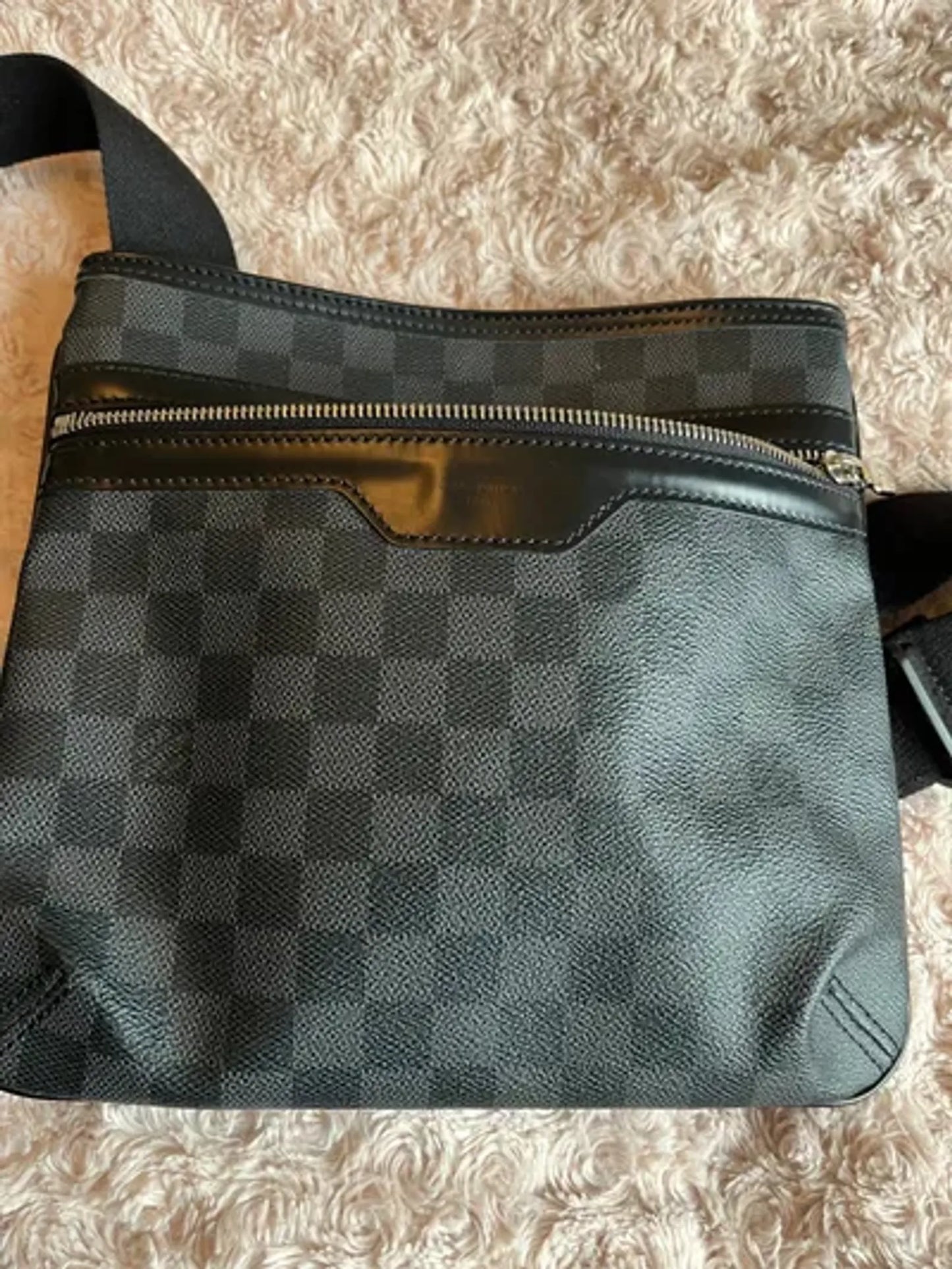 Louis Vuitton Thomas Messenger , Damier Graphite. Shoulder bag