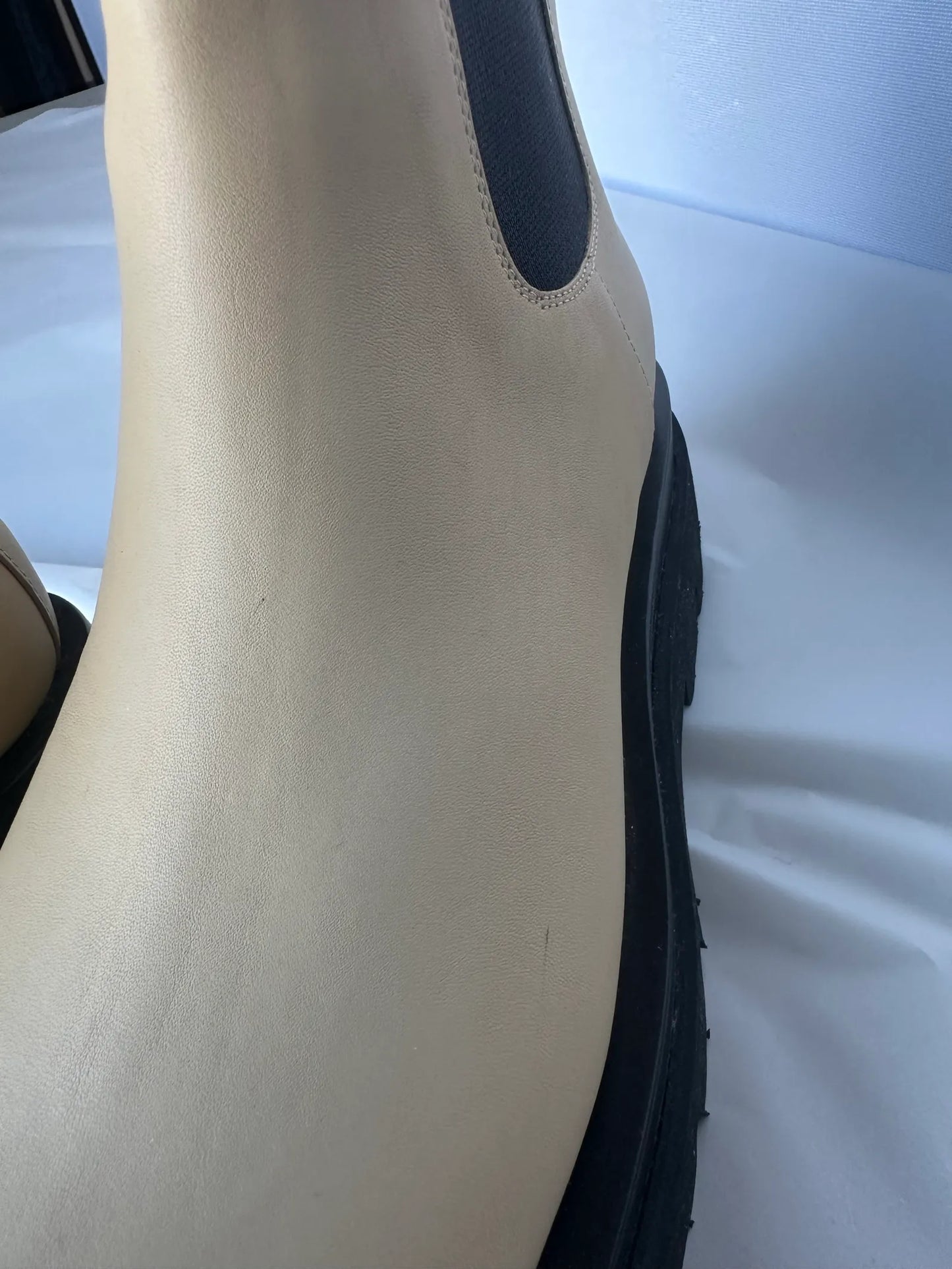 Bottega Veneta-skinnboots NWOT