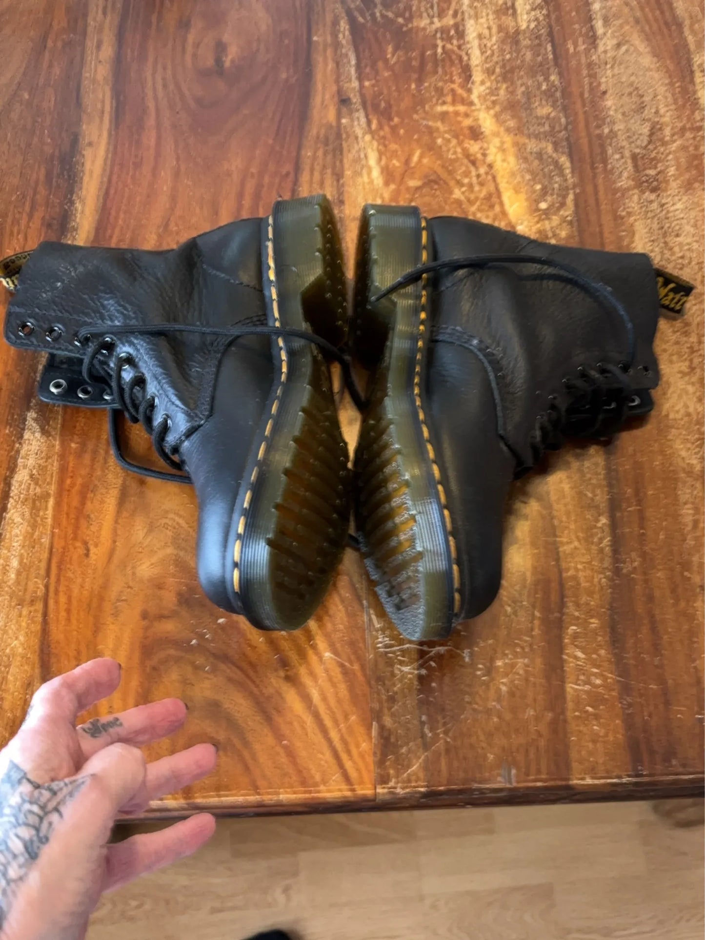 Dr. Martens-skinnkängor NWOT