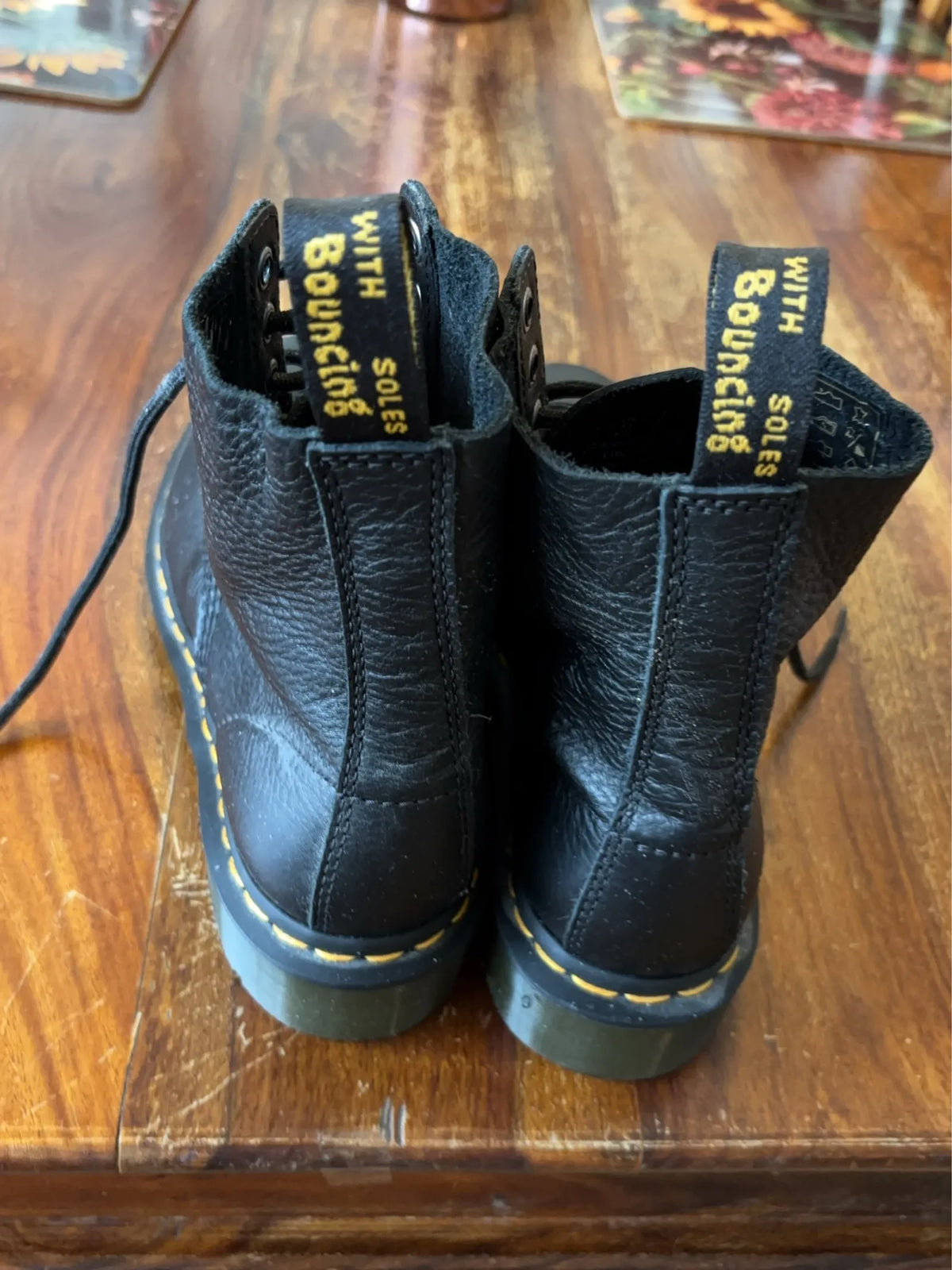 Dr. Martens-skinnkängor NWOT