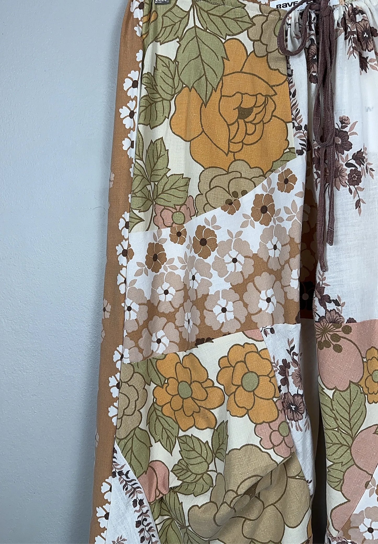 Rave Review-byxor NWT