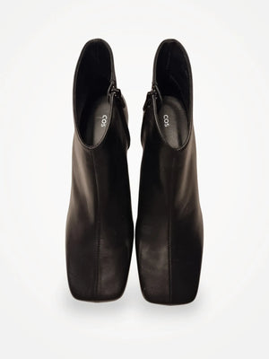 Cos-skinnboots NWOT