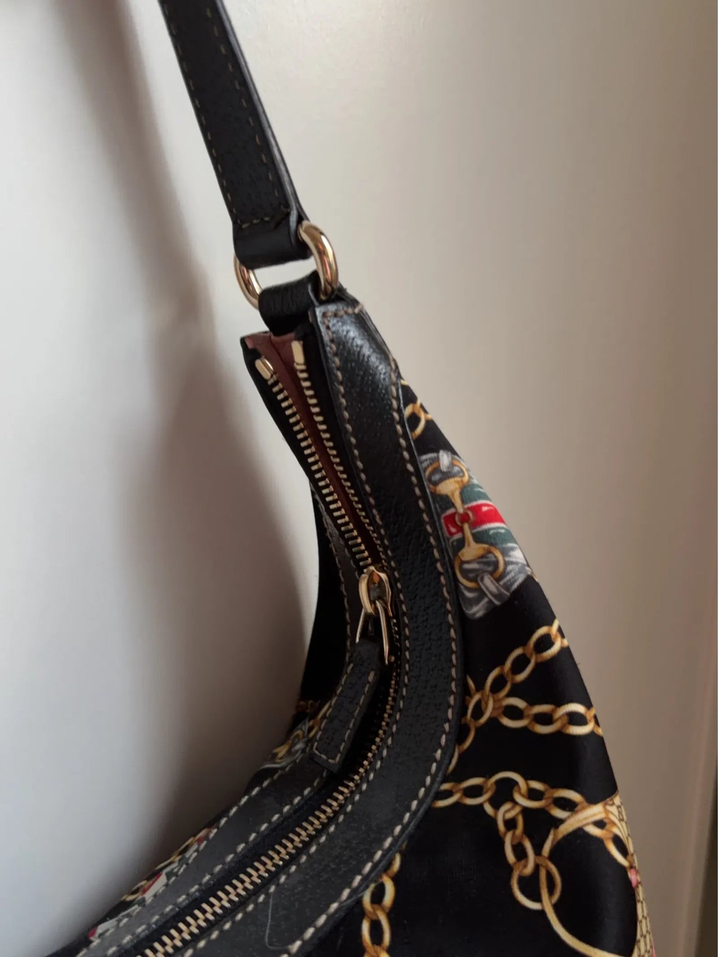 Gucci-sidenhandväska