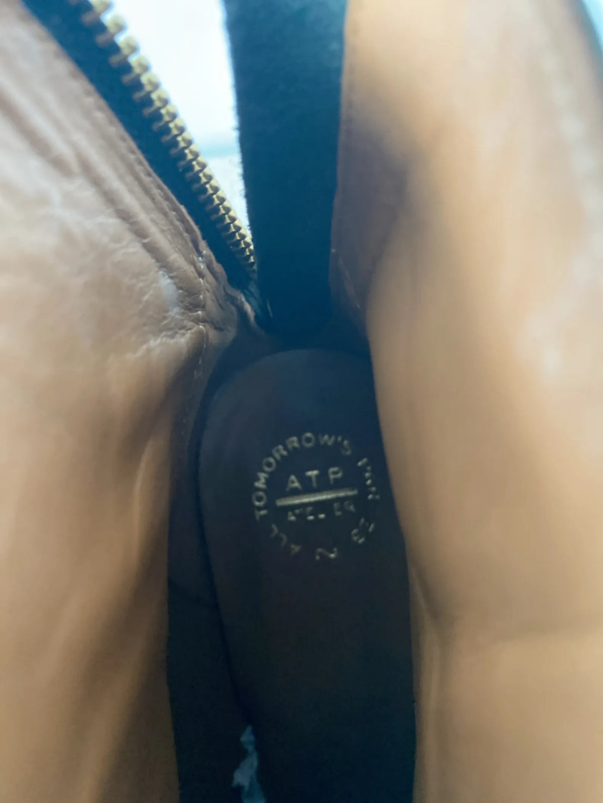 ATP Atelier Tomorrows Partes-skinnboots NWOT