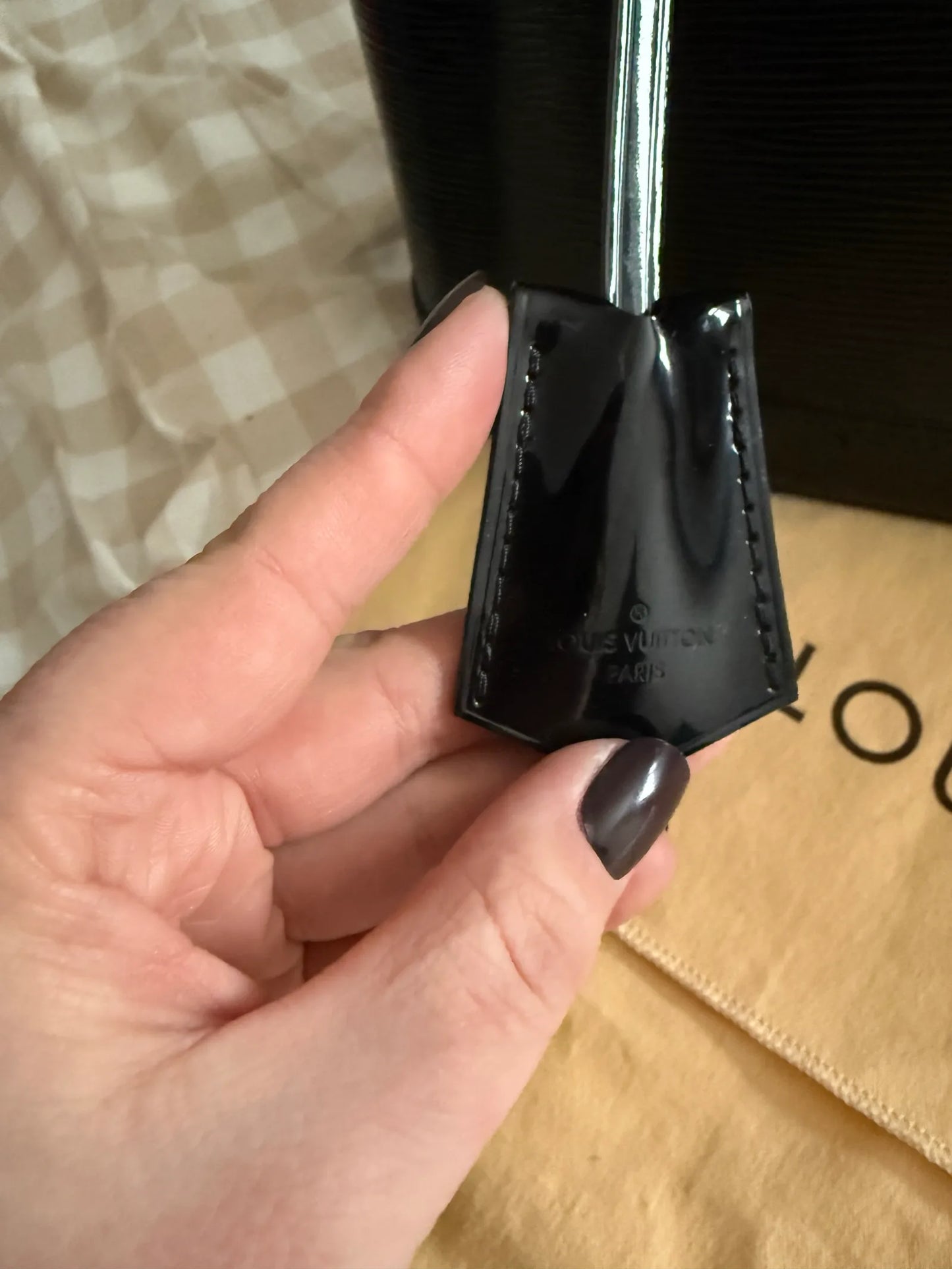 Louis Vuitton Alma Epi-skinnhandväska