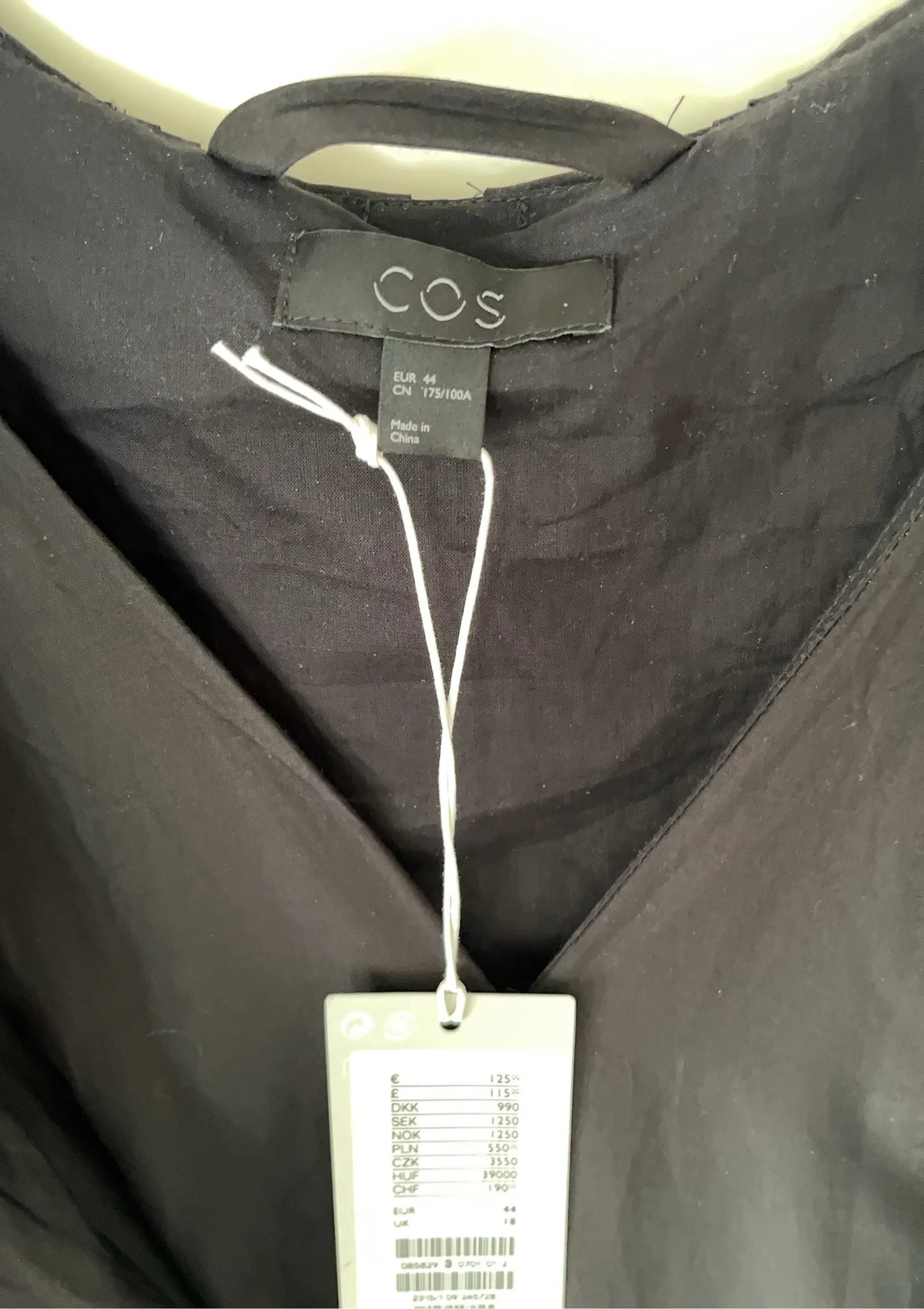 Cos-sidenklänning