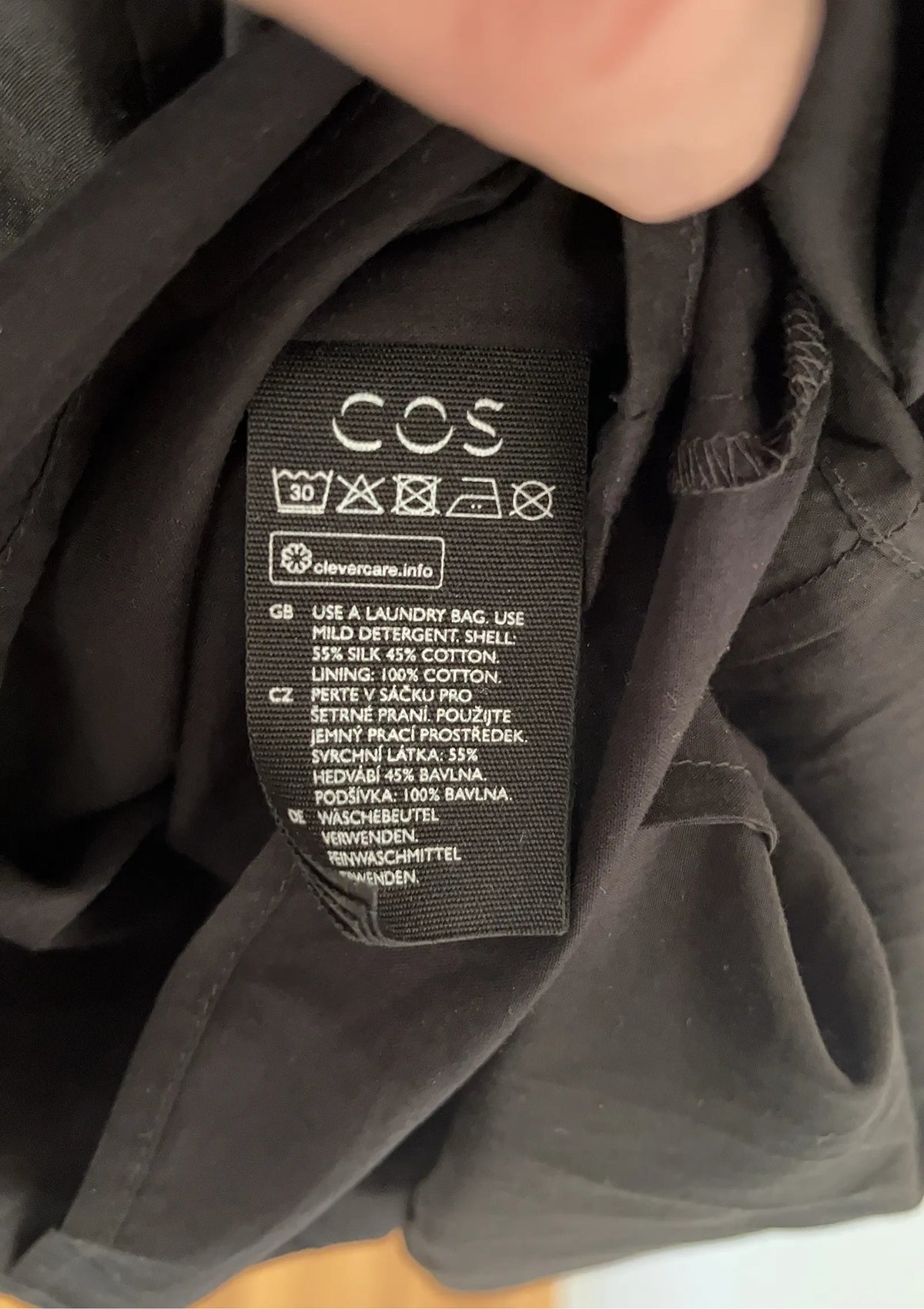 Cos-sidenklänning