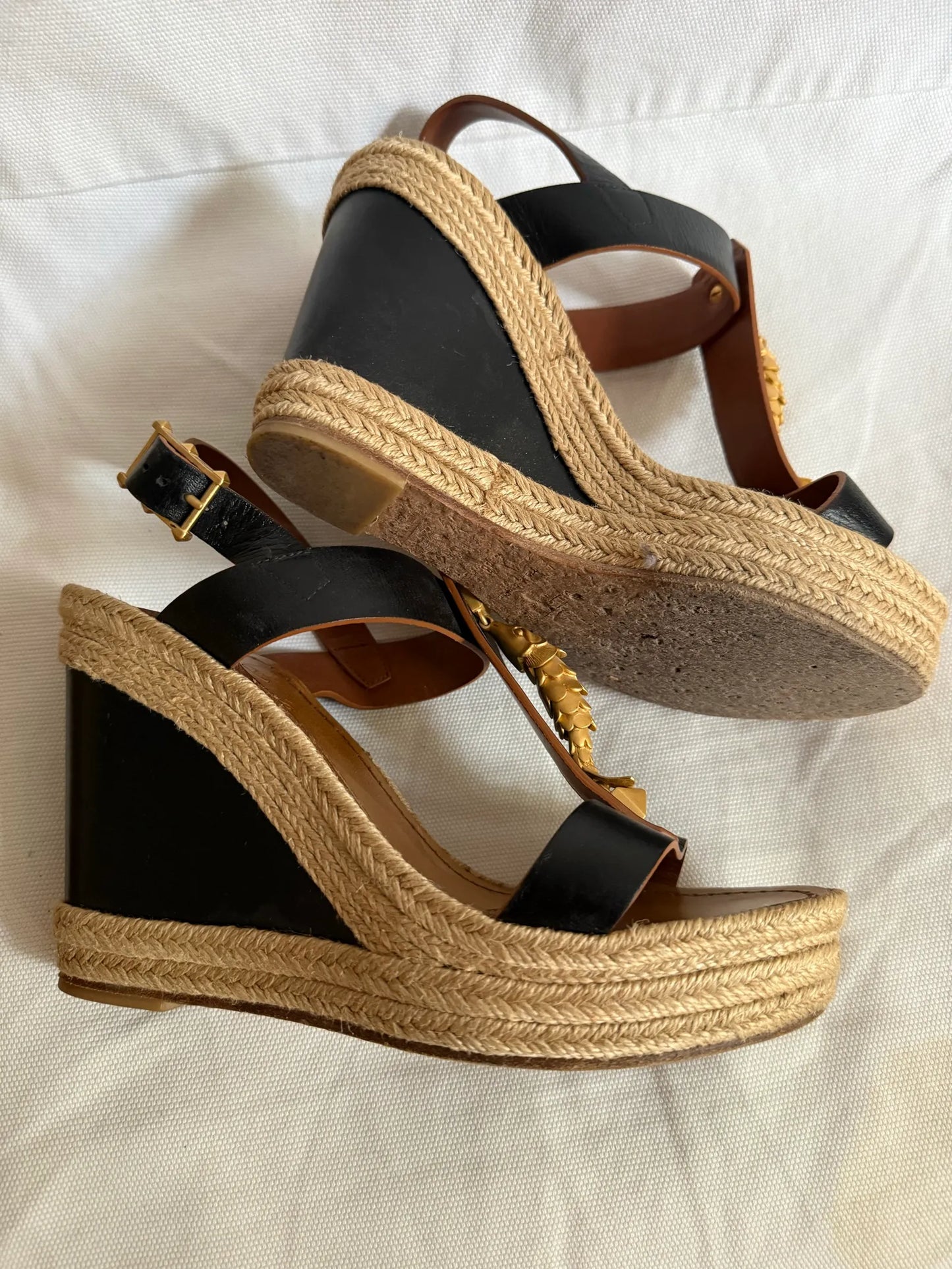 Valentino-skinnsandaler