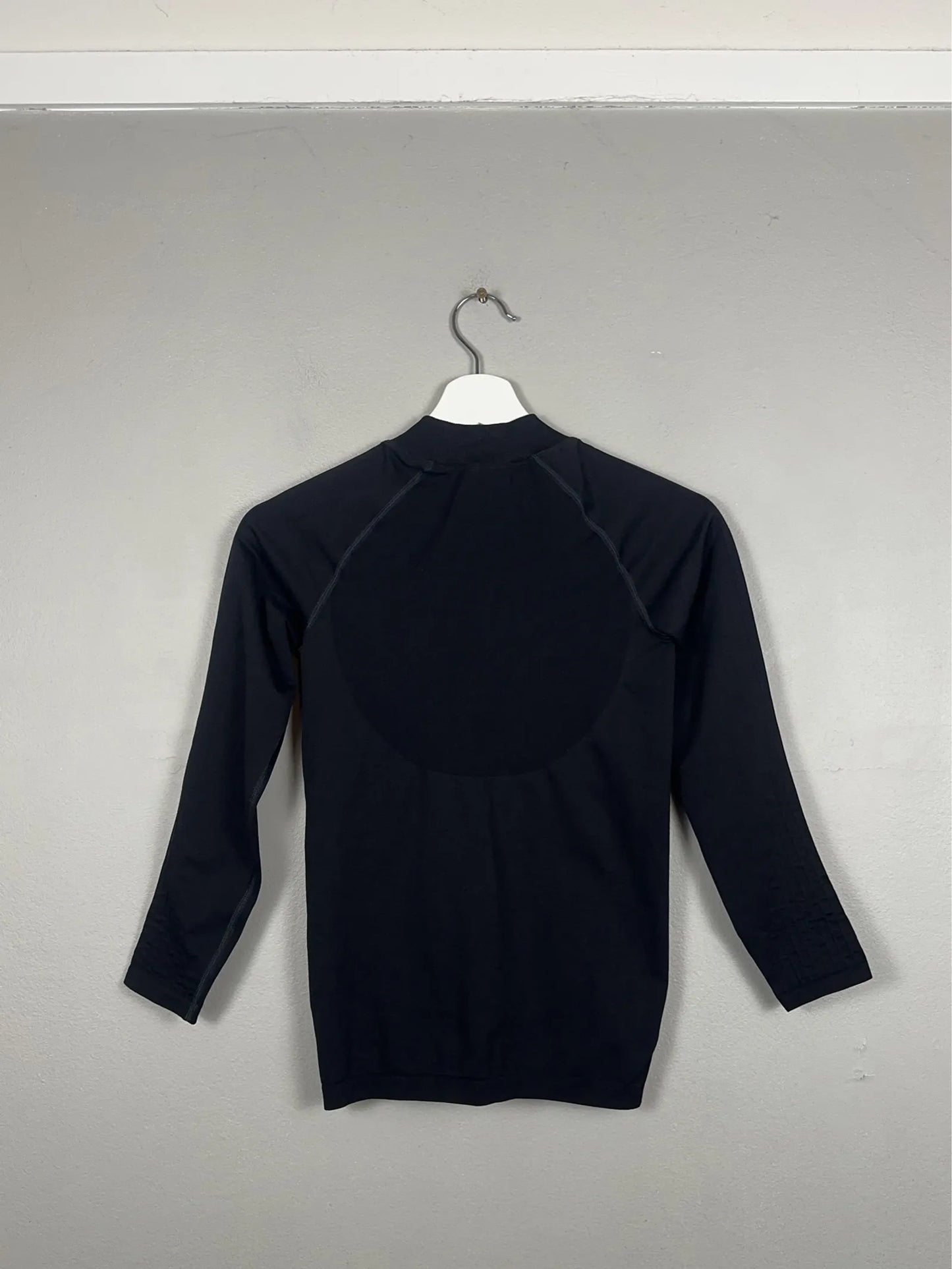 Filippa K-träningströja