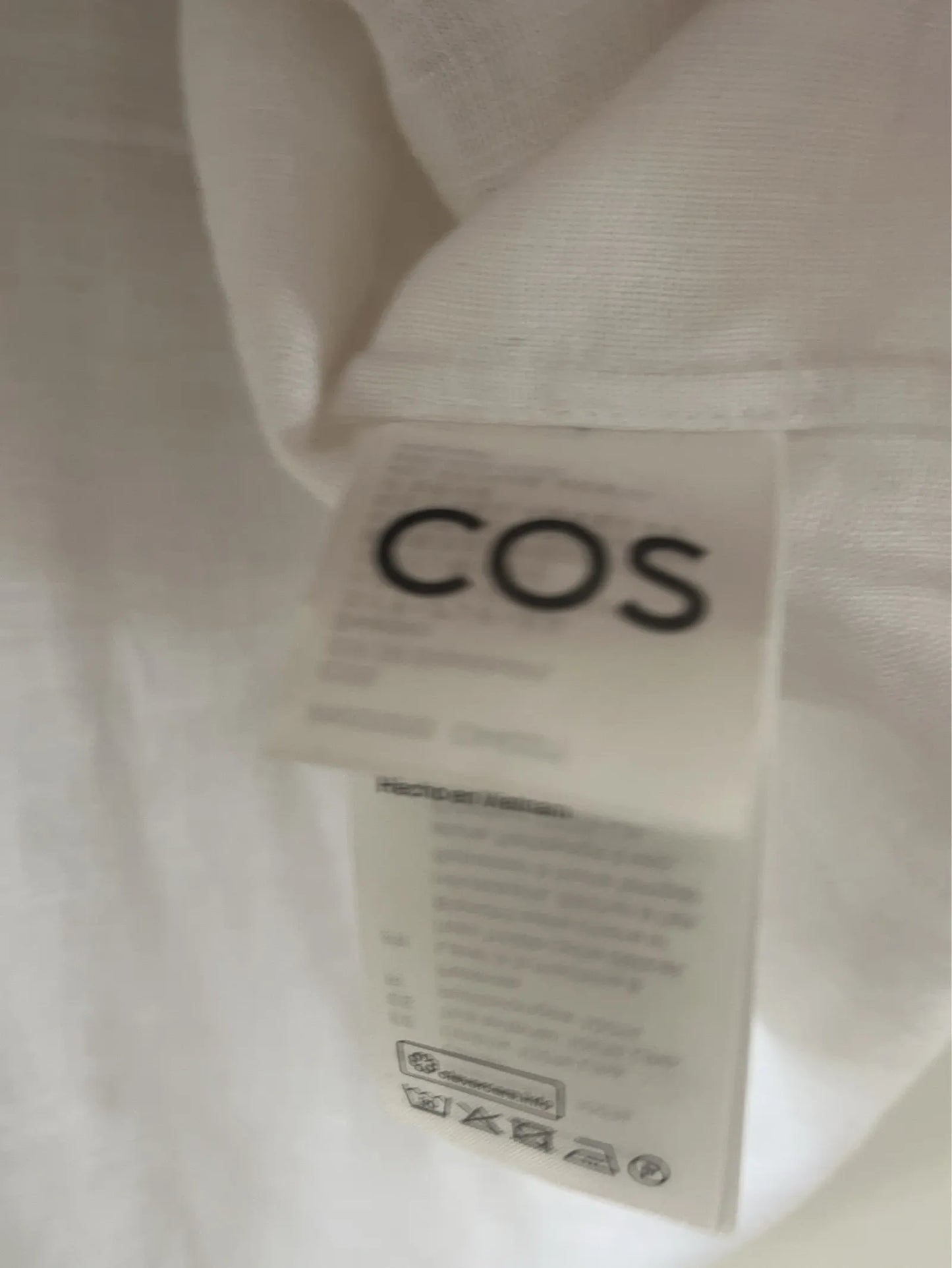 Cos-linneskjorta