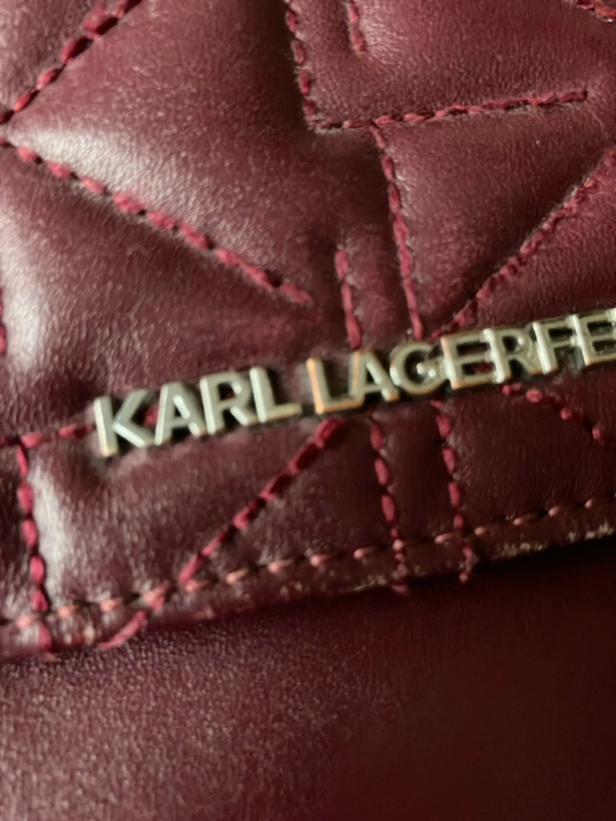 Karl Lagerfeld-axelremsväska