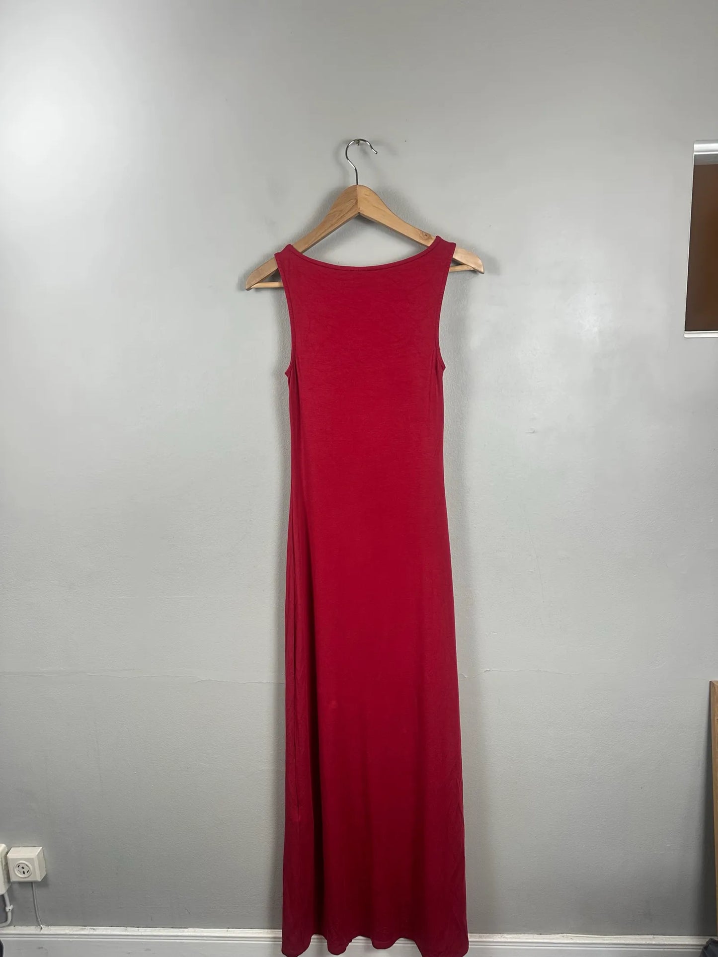 NA-KD Soft Line Boat Sleeveless Maxi-klänning