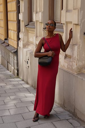 NA-KD Soft Line Boat Sleeveless Maxi-klänning