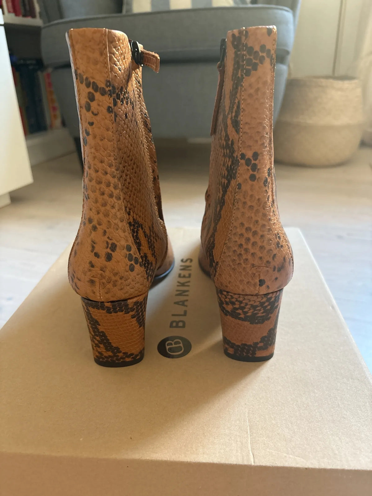 Blankens The Riverside Serpent-skinnboots NWOT