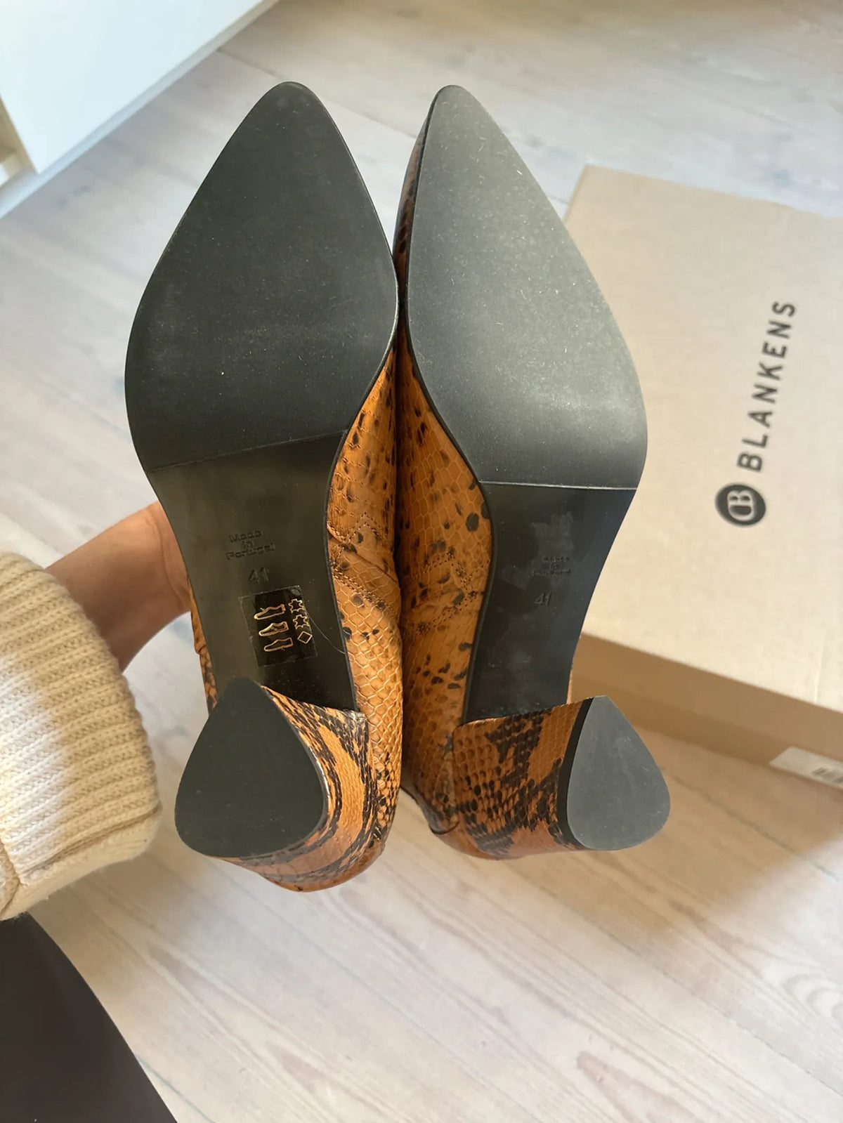 Blankens The Riverside Serpent-skinnboots NWOT