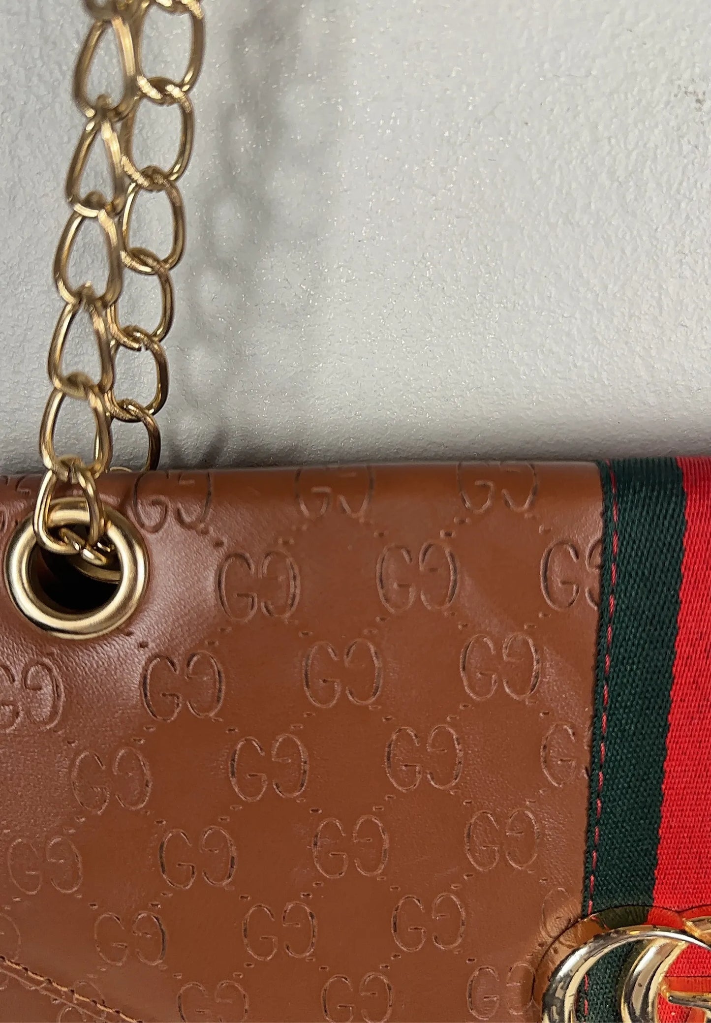 Gucci-axelremsväska
