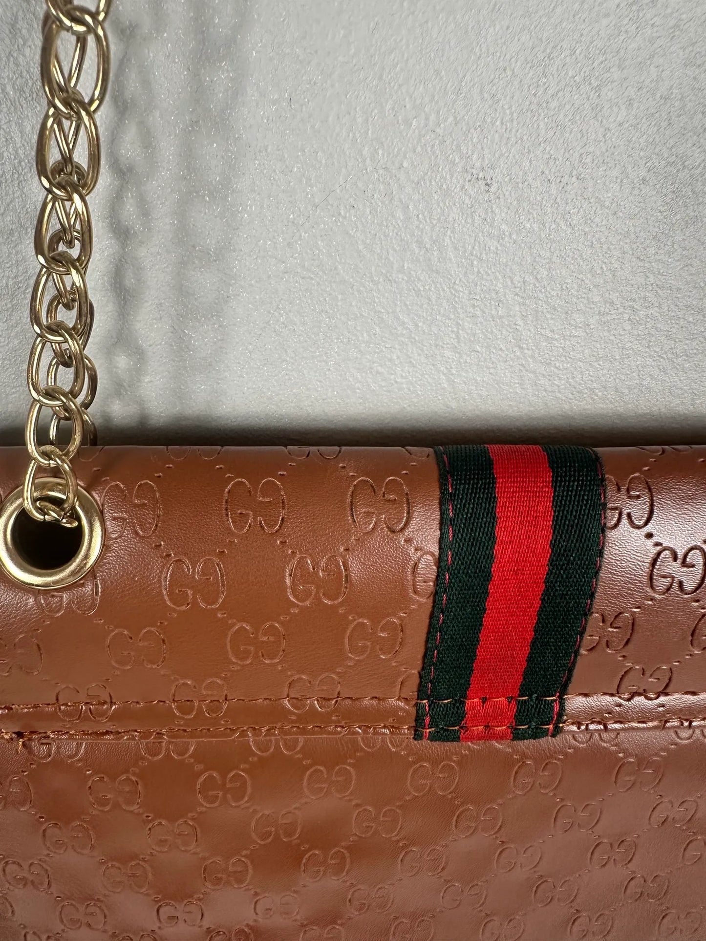 Gucci-axelremsväska