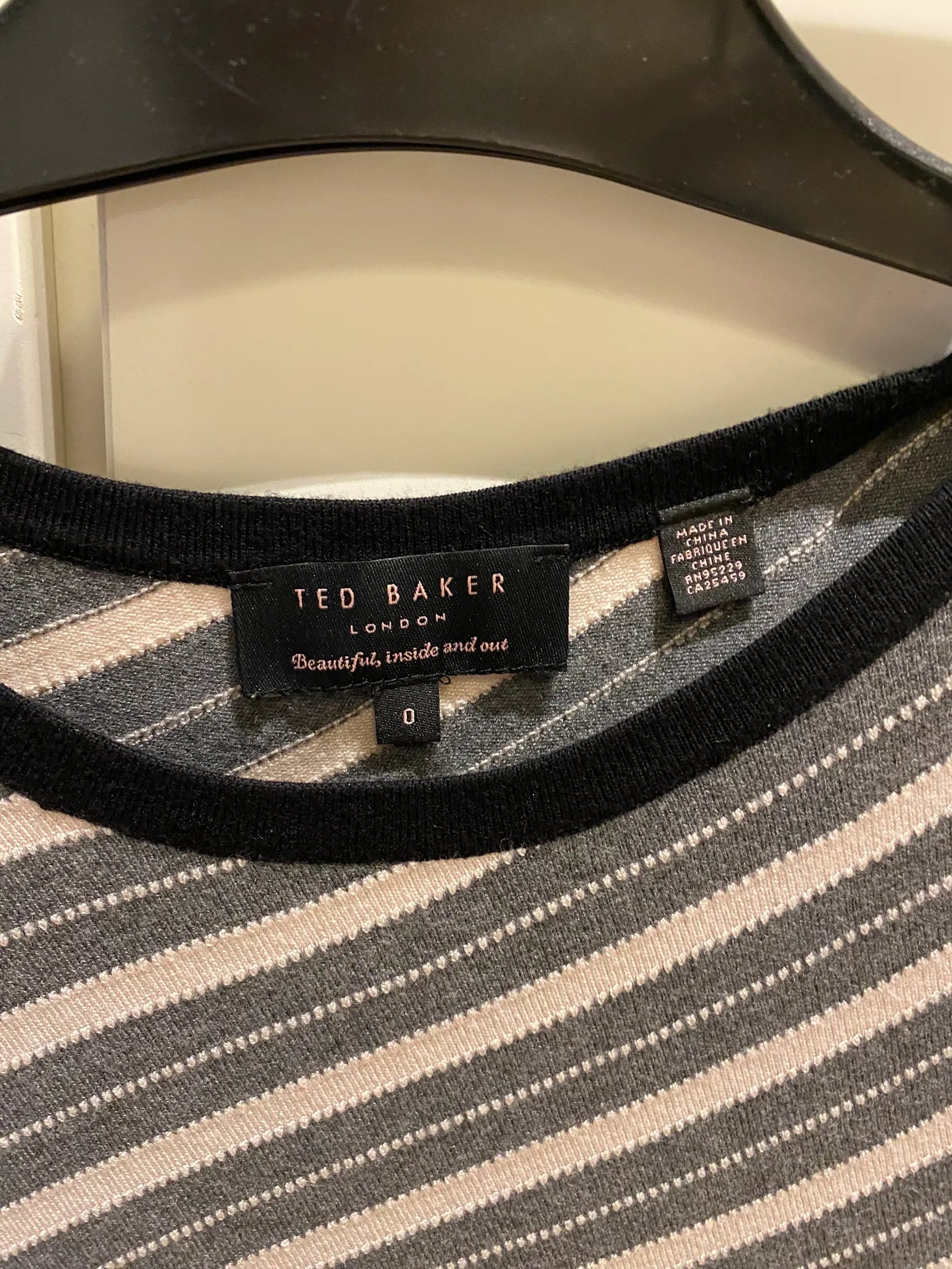 Ted Baker-klänning