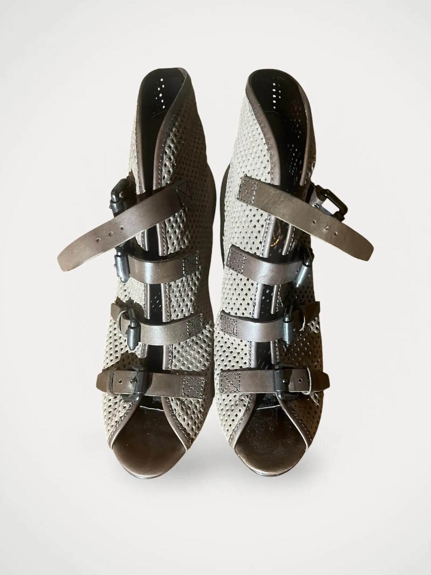 Ash Heels