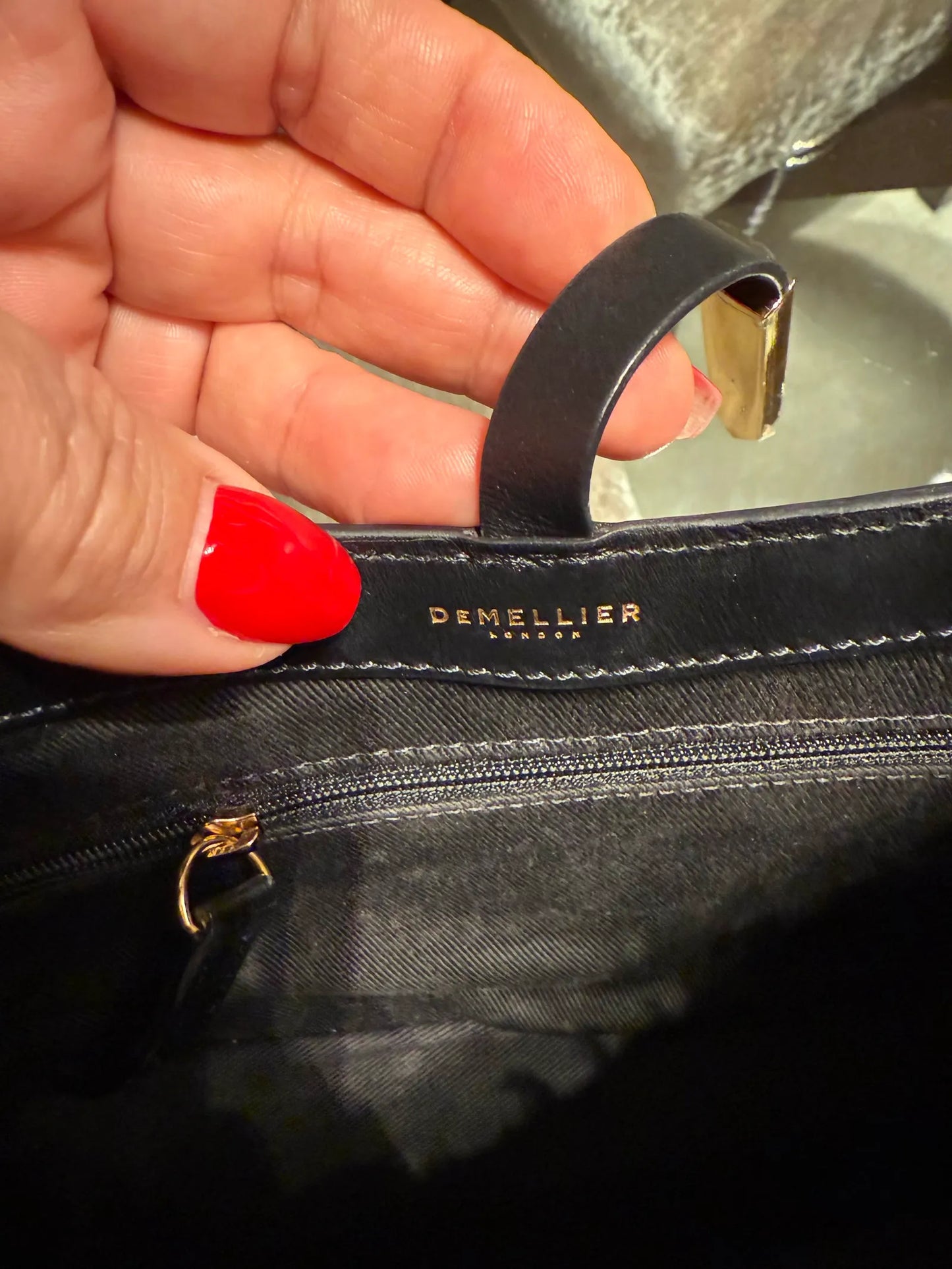 Demillier-skinnhandväska NWOT
