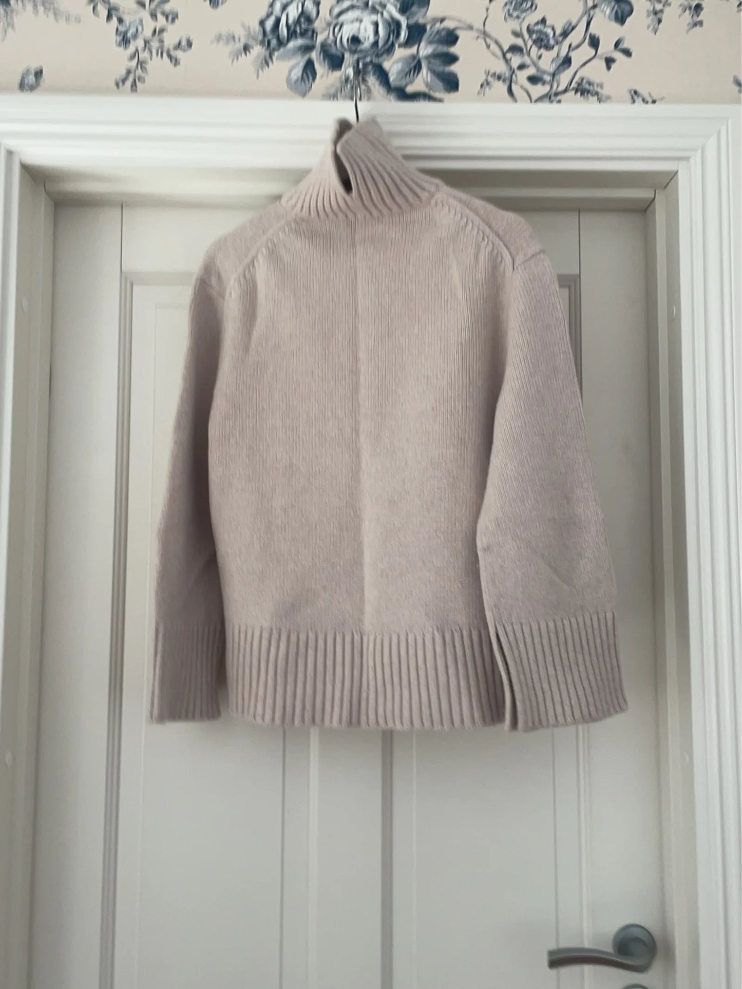 & Other Stories Turtleneck