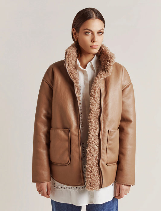 By Malina Iris Faux Fur-pälsjacka NWOT