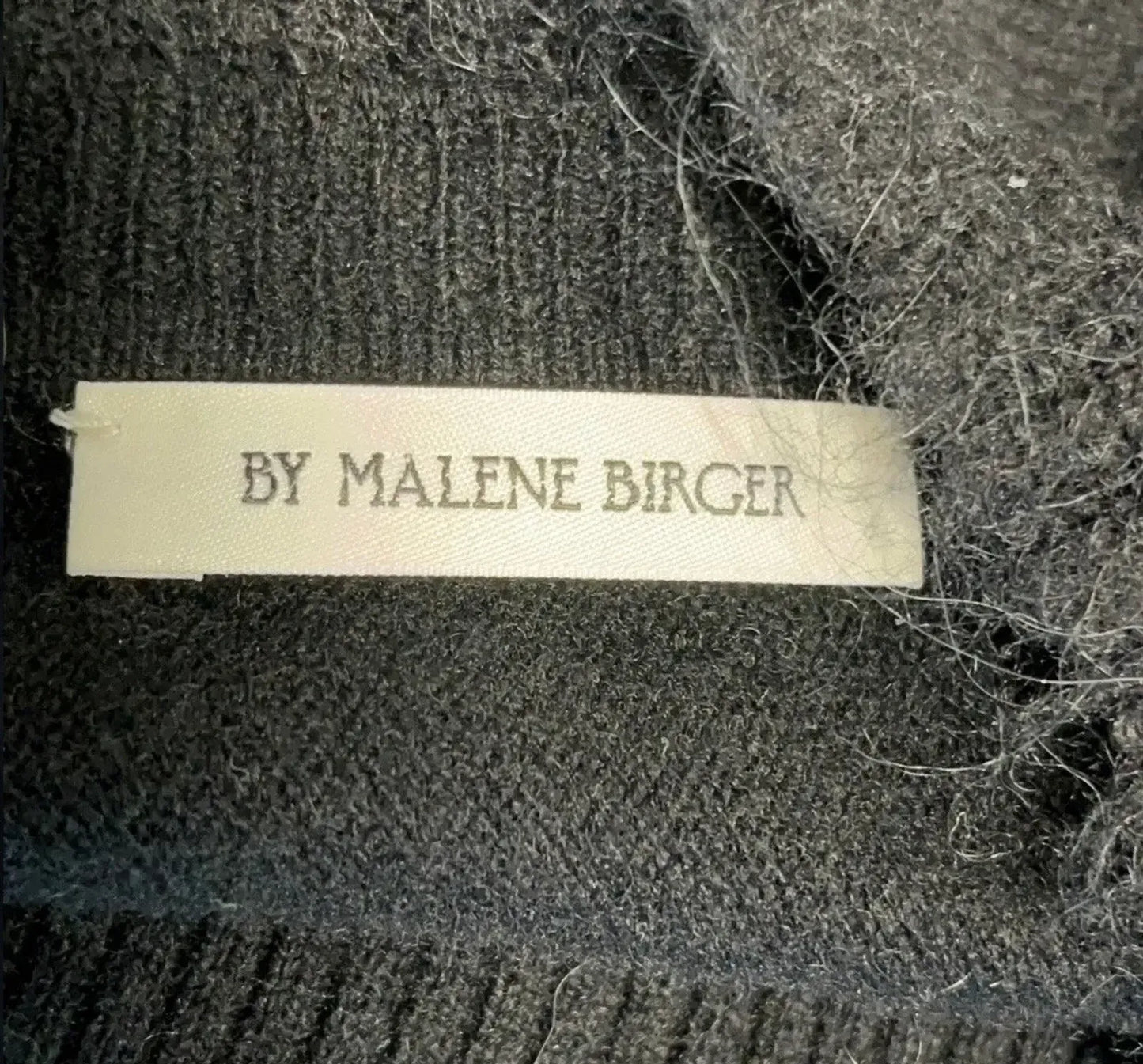 By Malene Birger Gislane-ullklänning