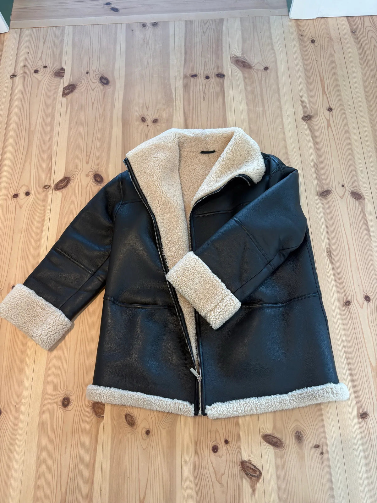 Toteme Signature Shearling Fur jacket