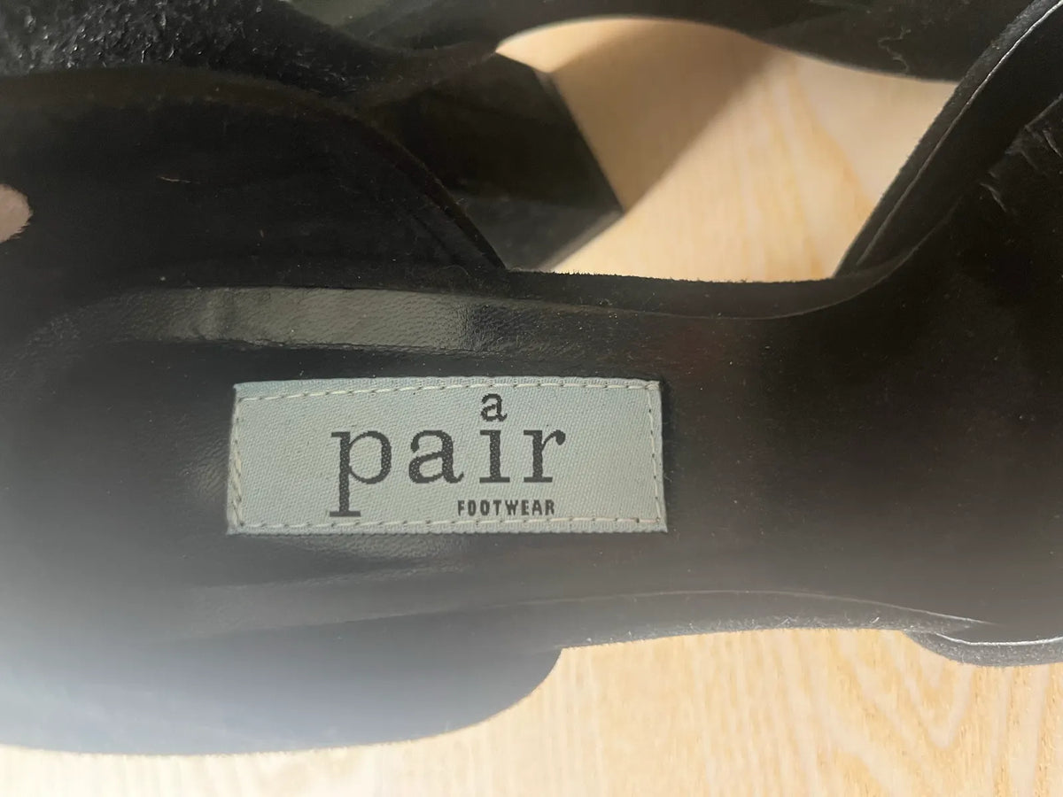 Apair Heels