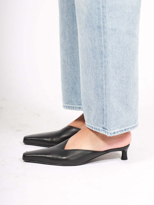 By Malene Birger Micea Mules-skinnklackar