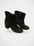 Apair-boots