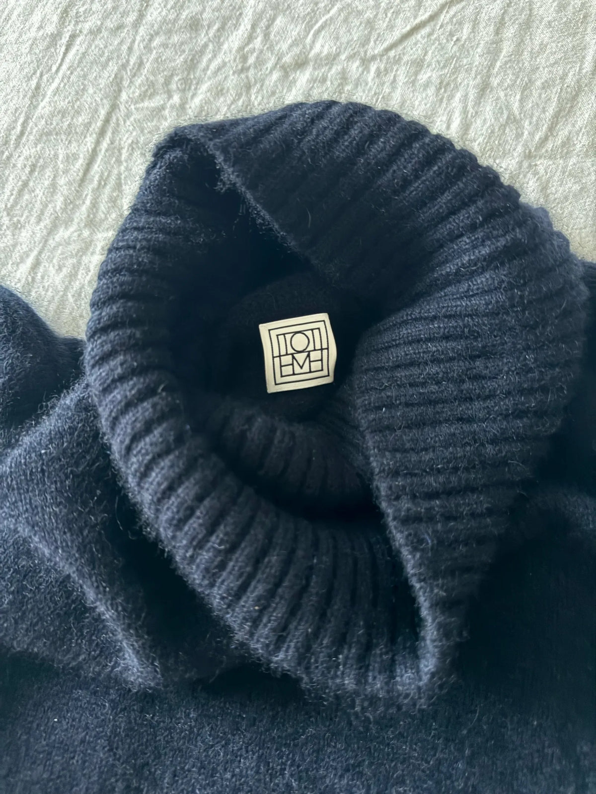 Toteme Cashmere Turtleneck Turtleneck