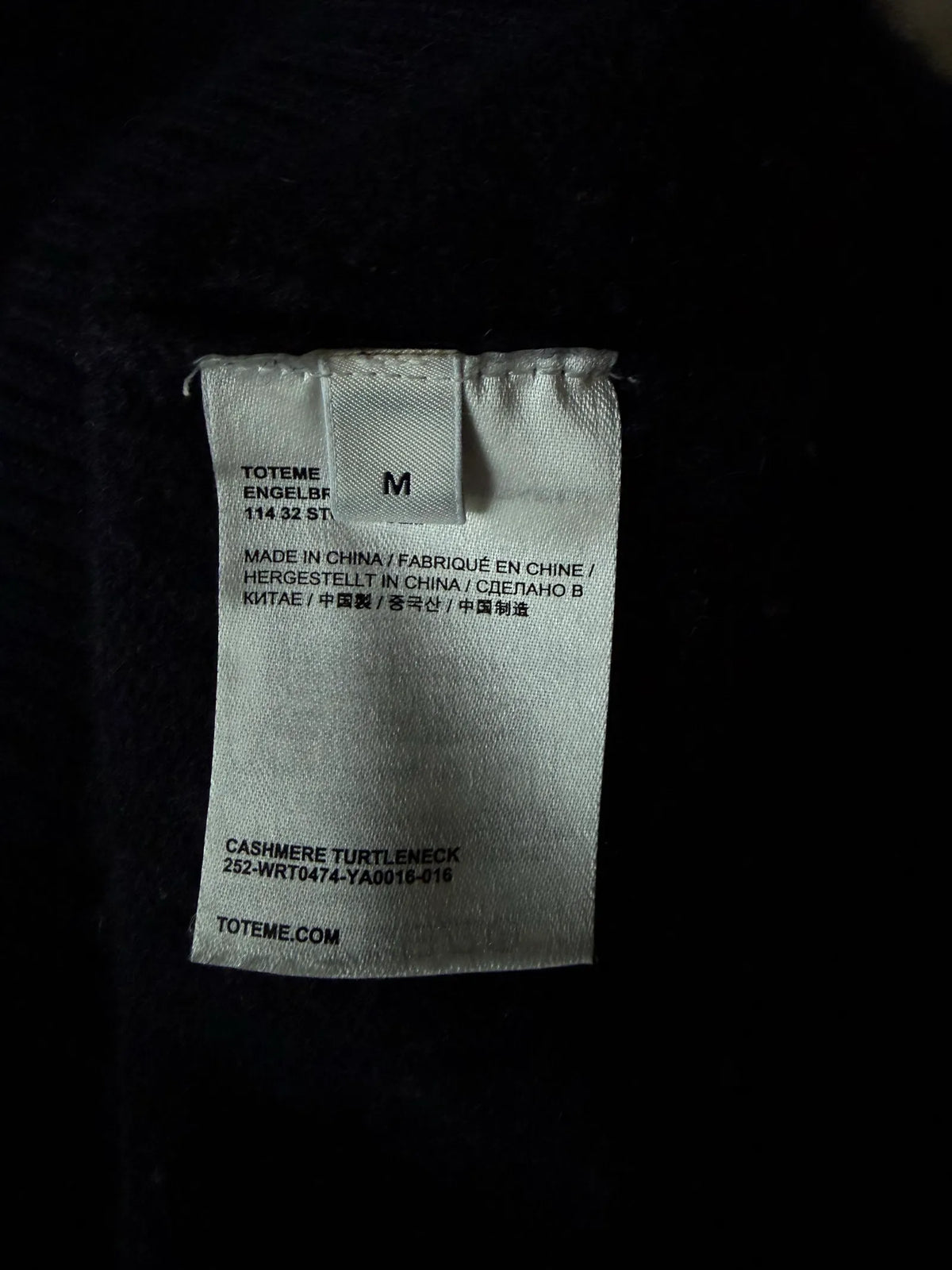 Toteme Cashmere Turtleneck Turtleneck