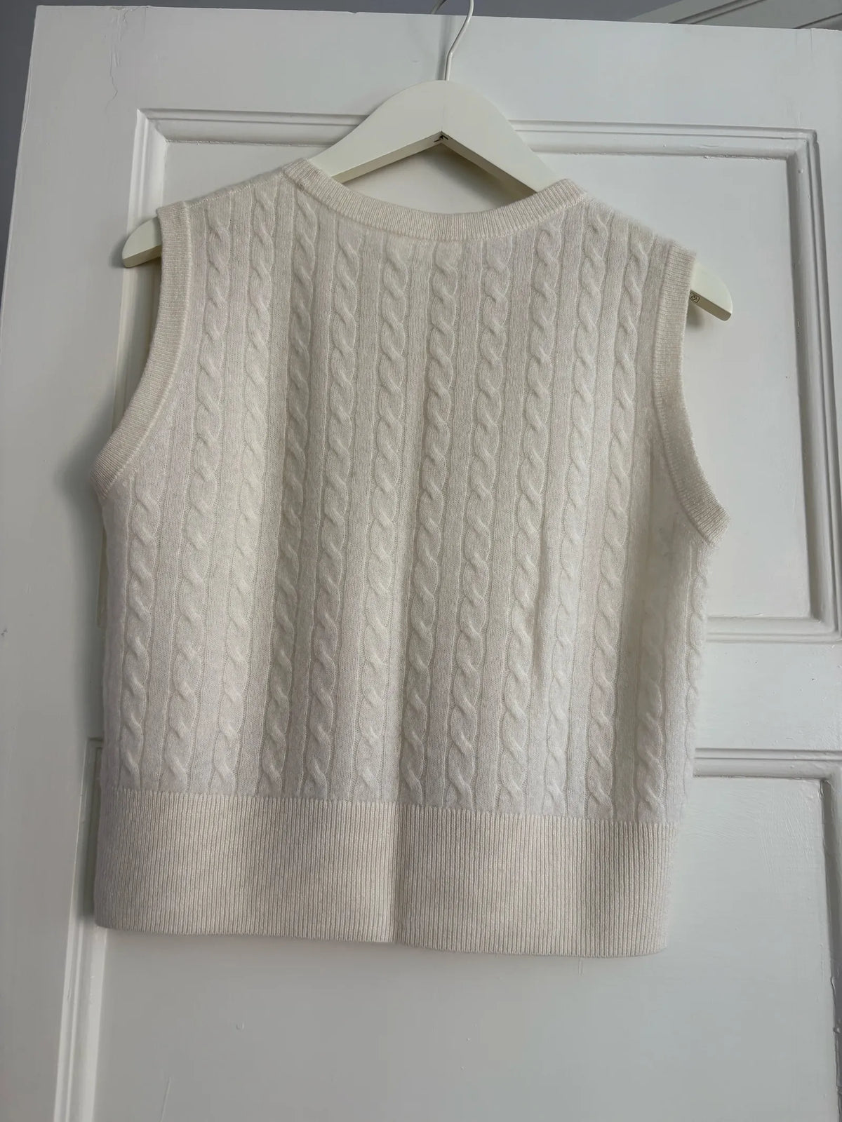 Soft Goat Cable Knit Singlet Vest