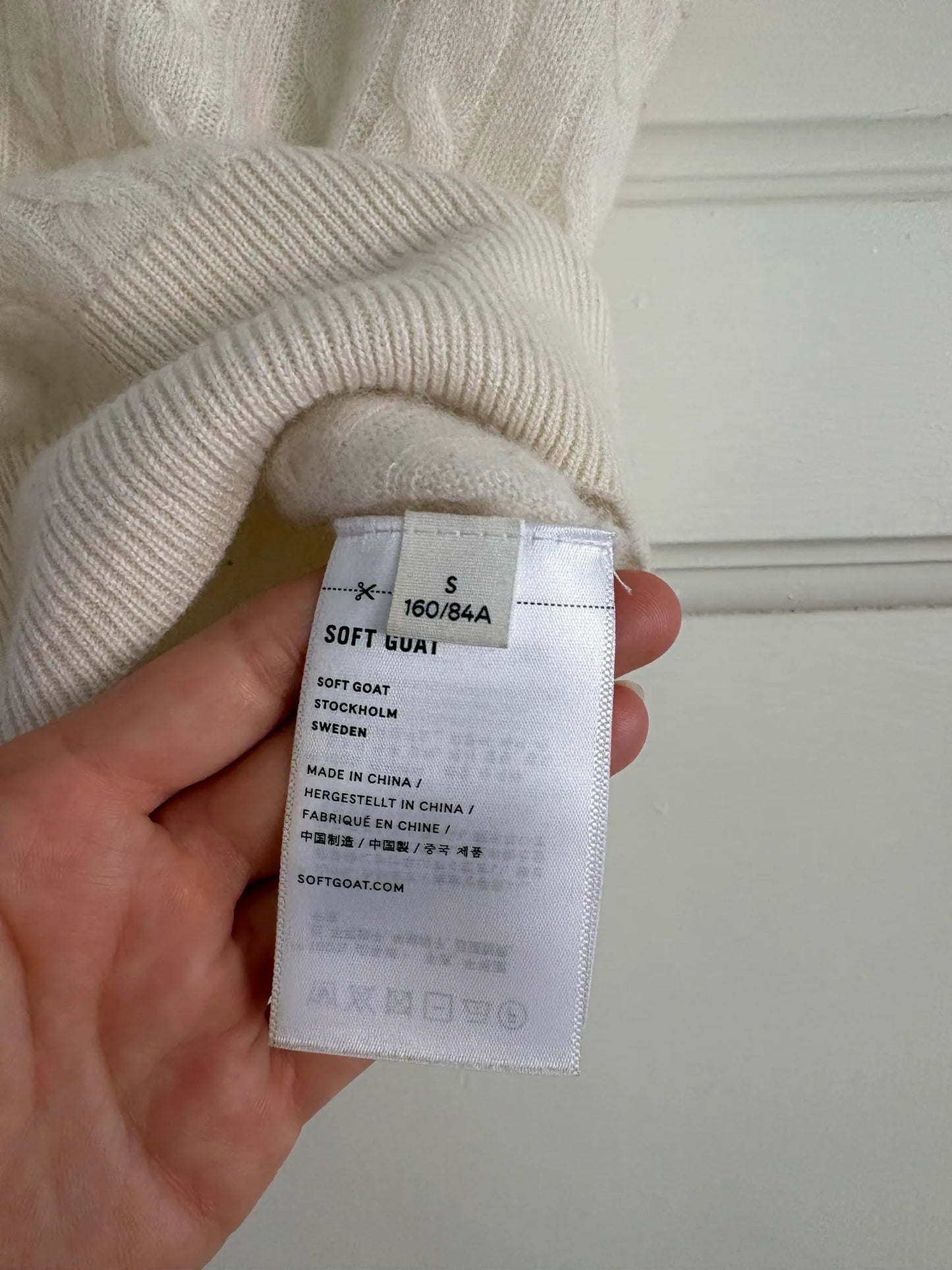 Soft Goat Cable Knit Singlet Vest