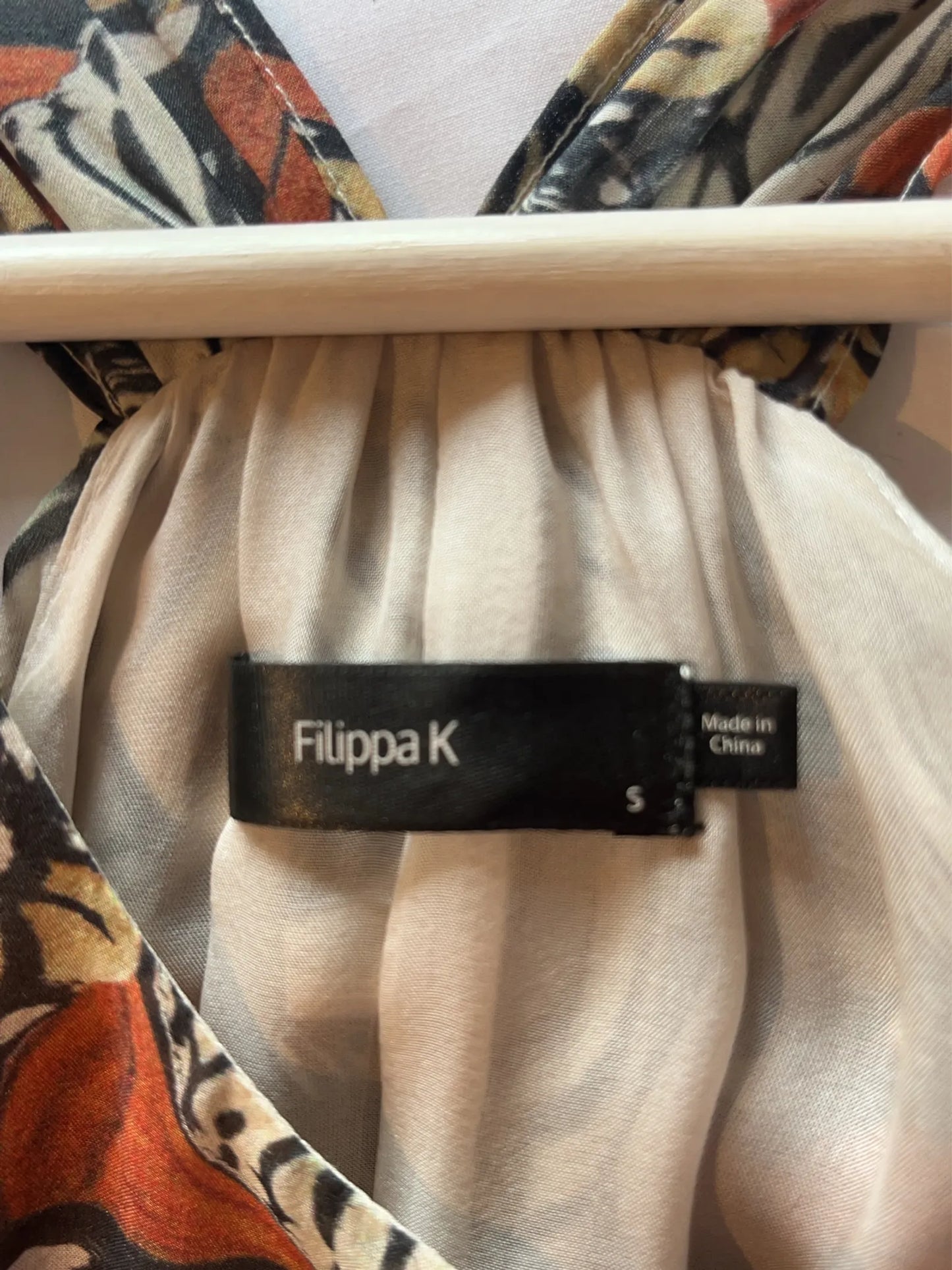 Filippa K-sidenklänning