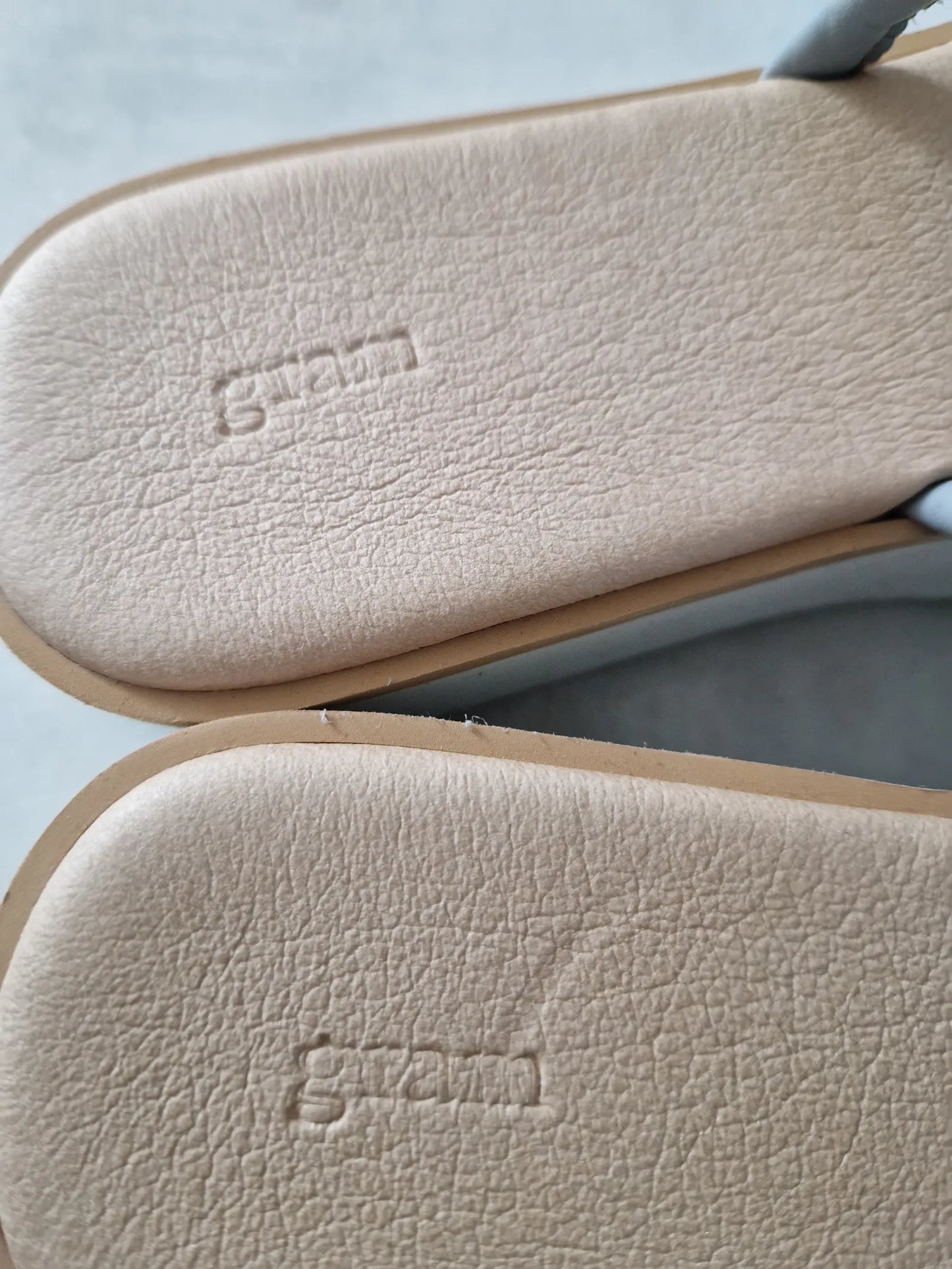 Gram Om Steam Sandals