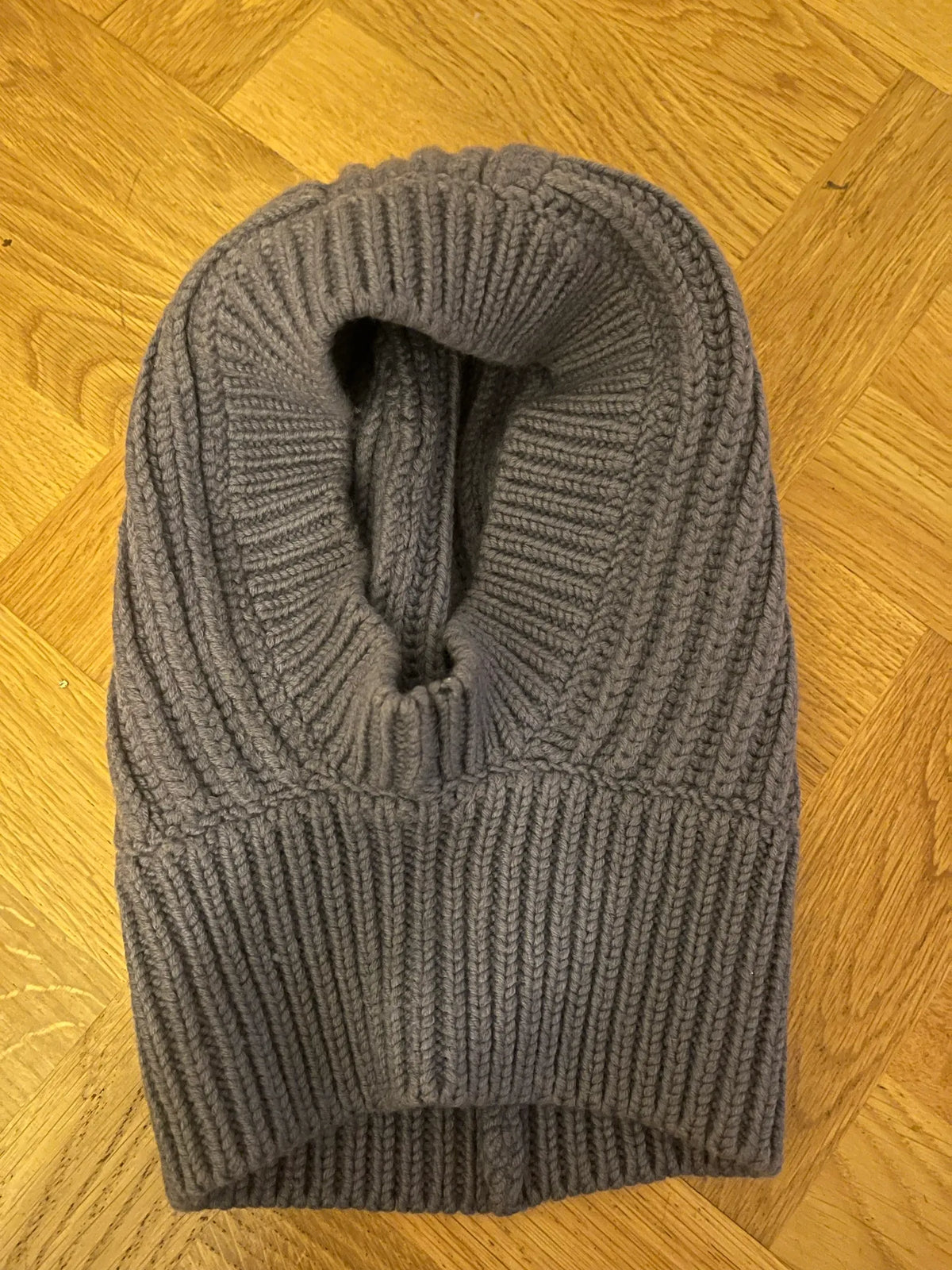 Arket Balaklava-ullmössa